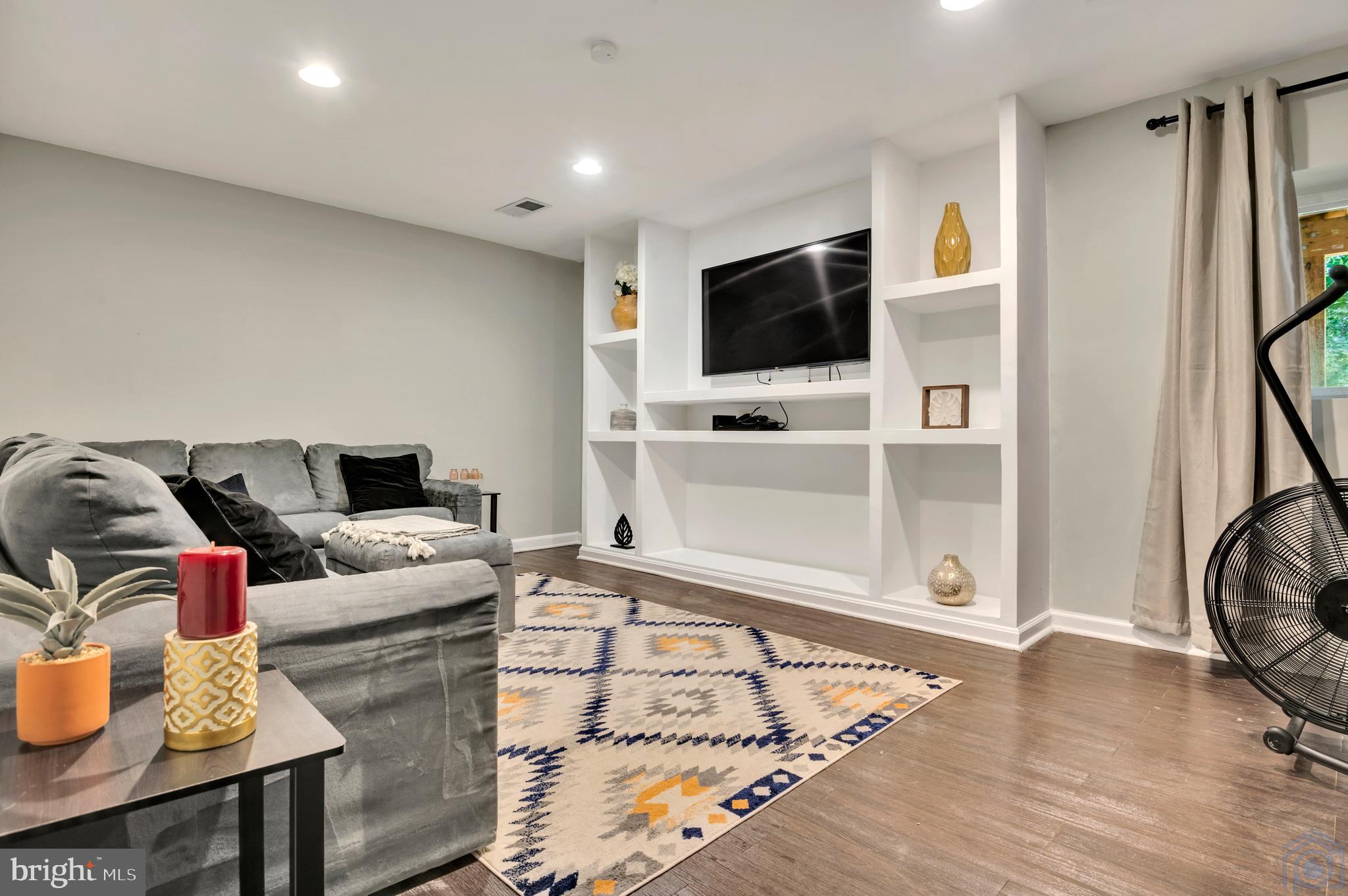 WOODSTREAM VILLAGE PLAT - Residential