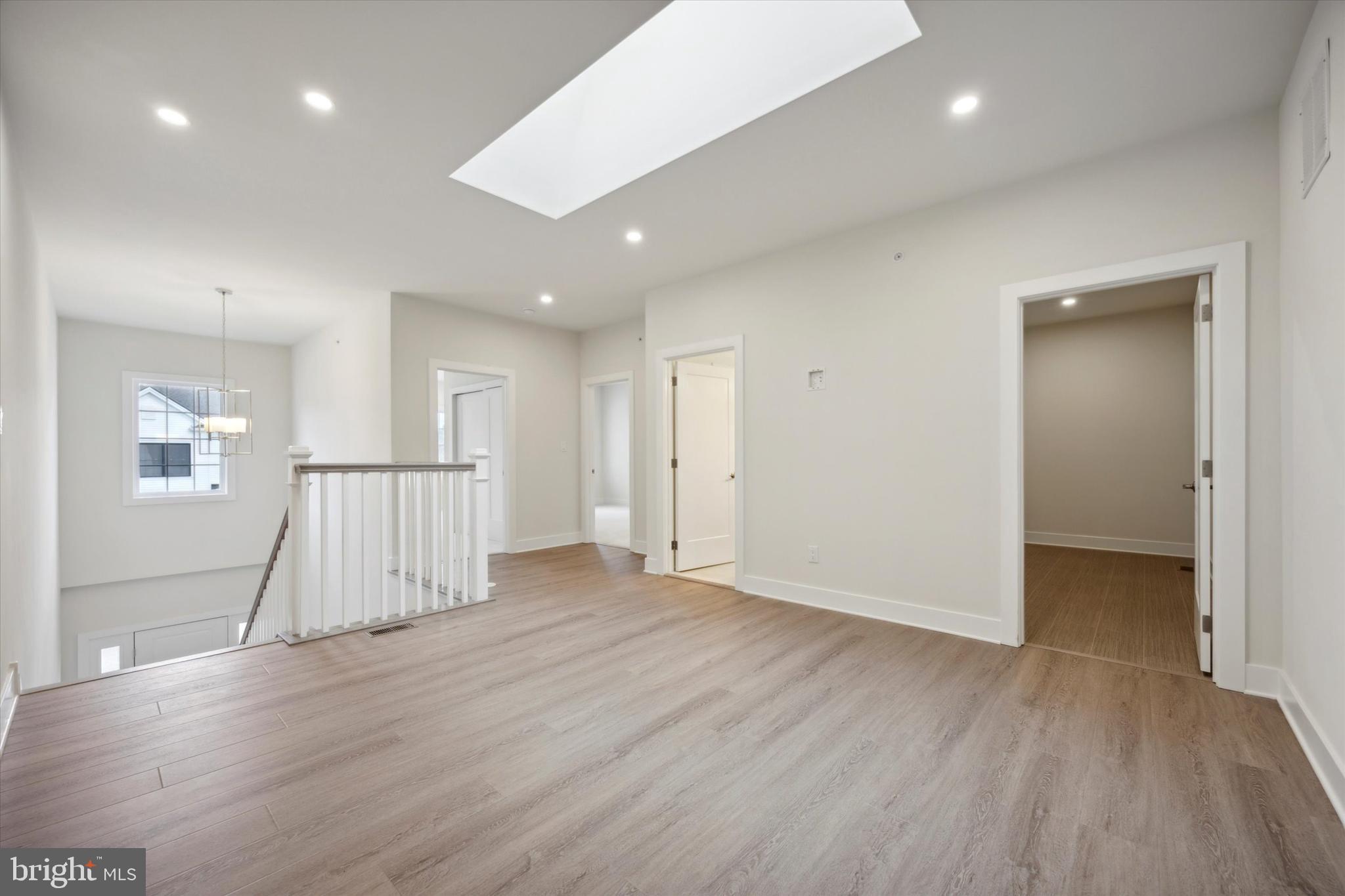 BARCLAY HILL - Residential