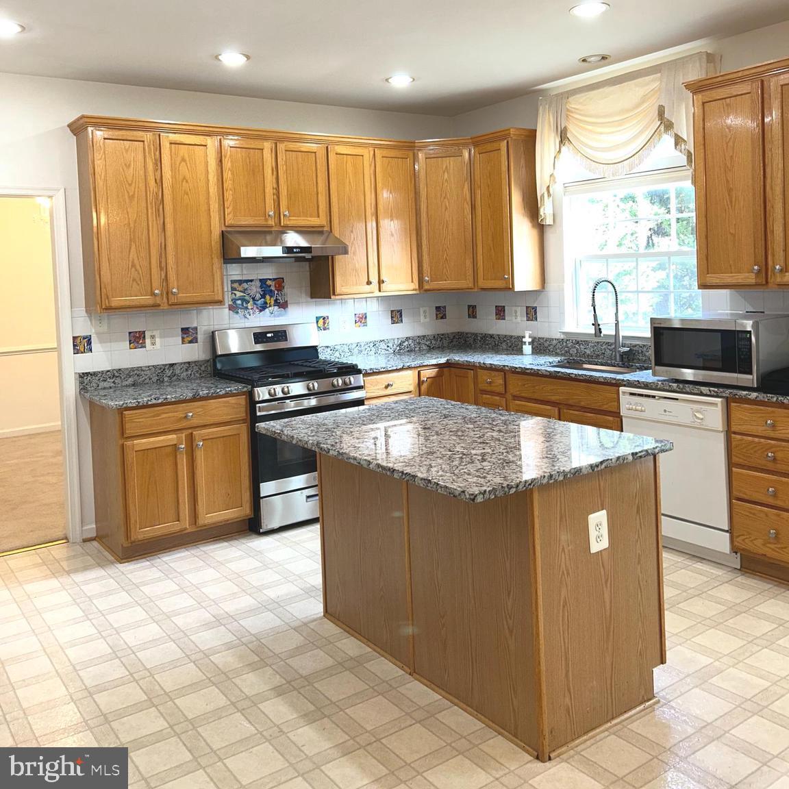 DUFIEF MILL ESTATES - Residential Lease