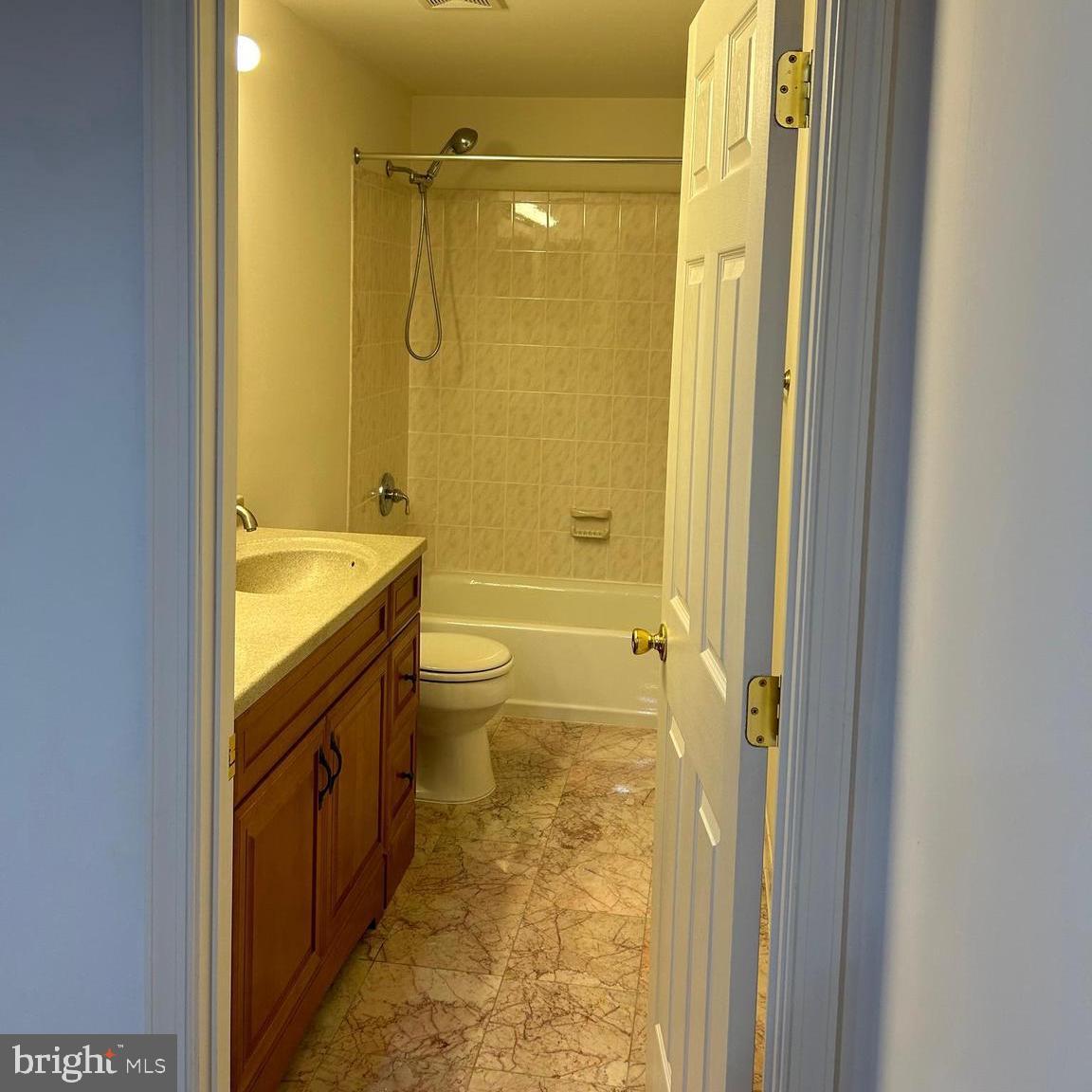 DUFIEF MILL ESTATES - Residential Lease