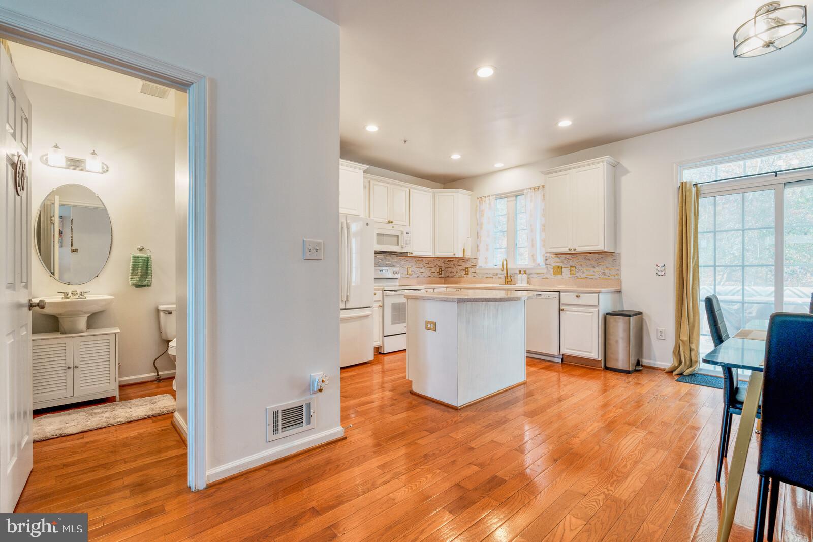 RIVERWATCH IND HEAD - Residential Lease