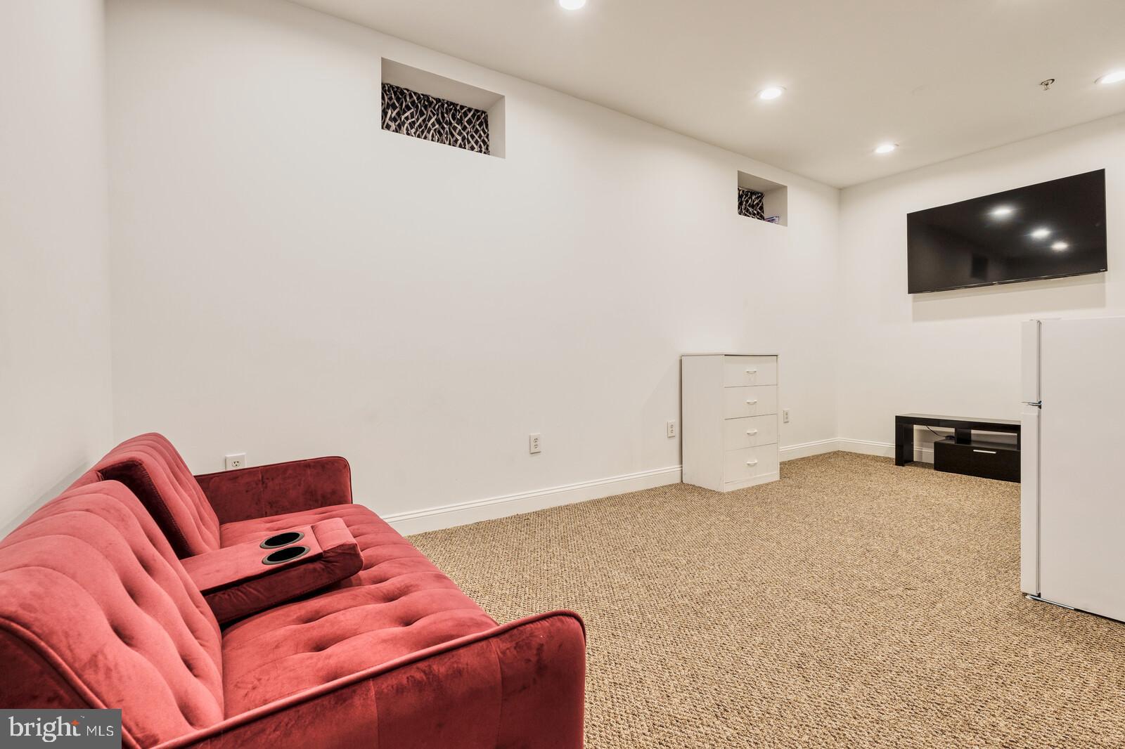 RIVERWATCH IND HEAD - Residential Lease