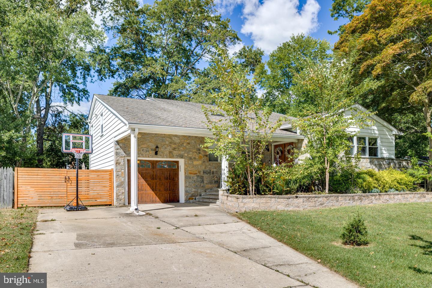 421 FIRESIDE LANE