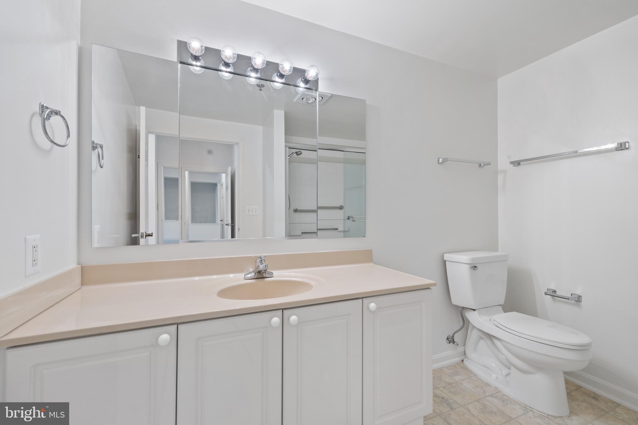 LEISURE WORLD - Residential