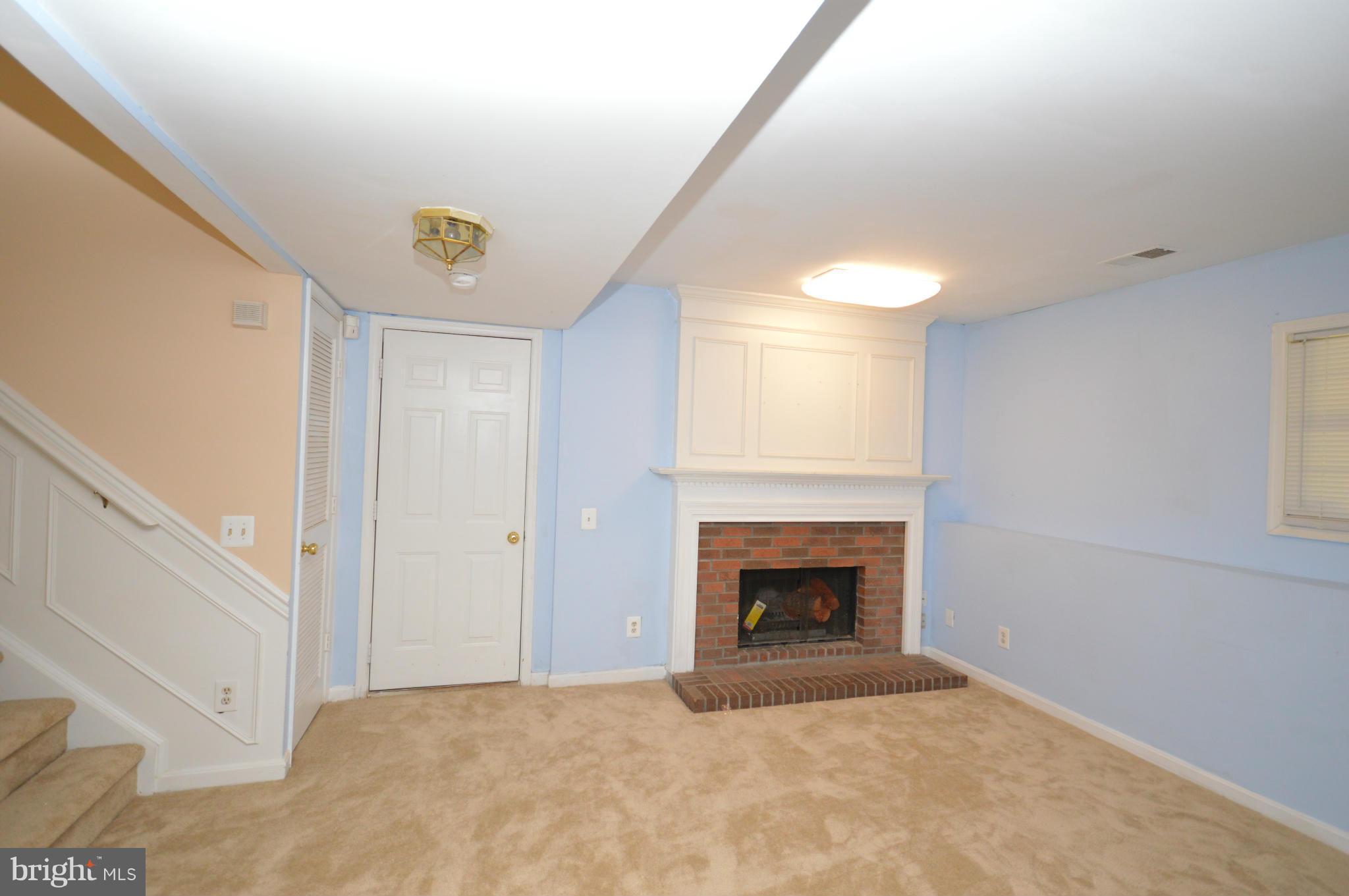 ENGLAND RUN - Residential Lease