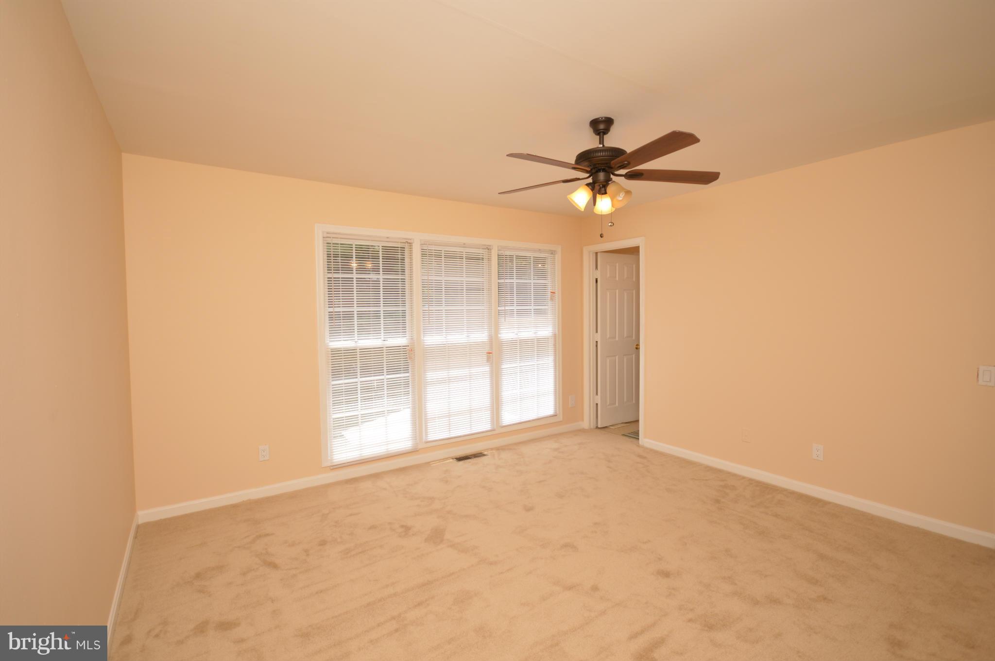 ENGLAND RUN - Residential Lease