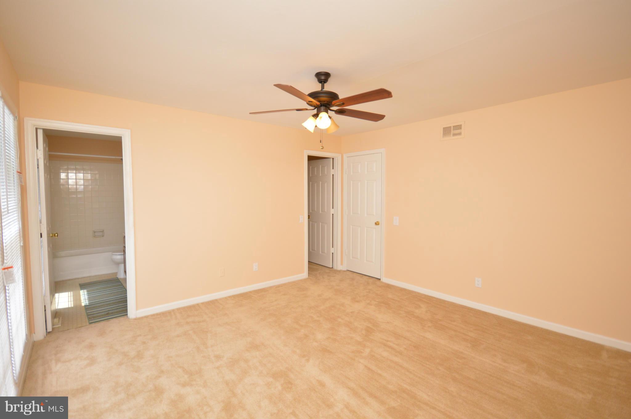 ENGLAND RUN - Residential Lease