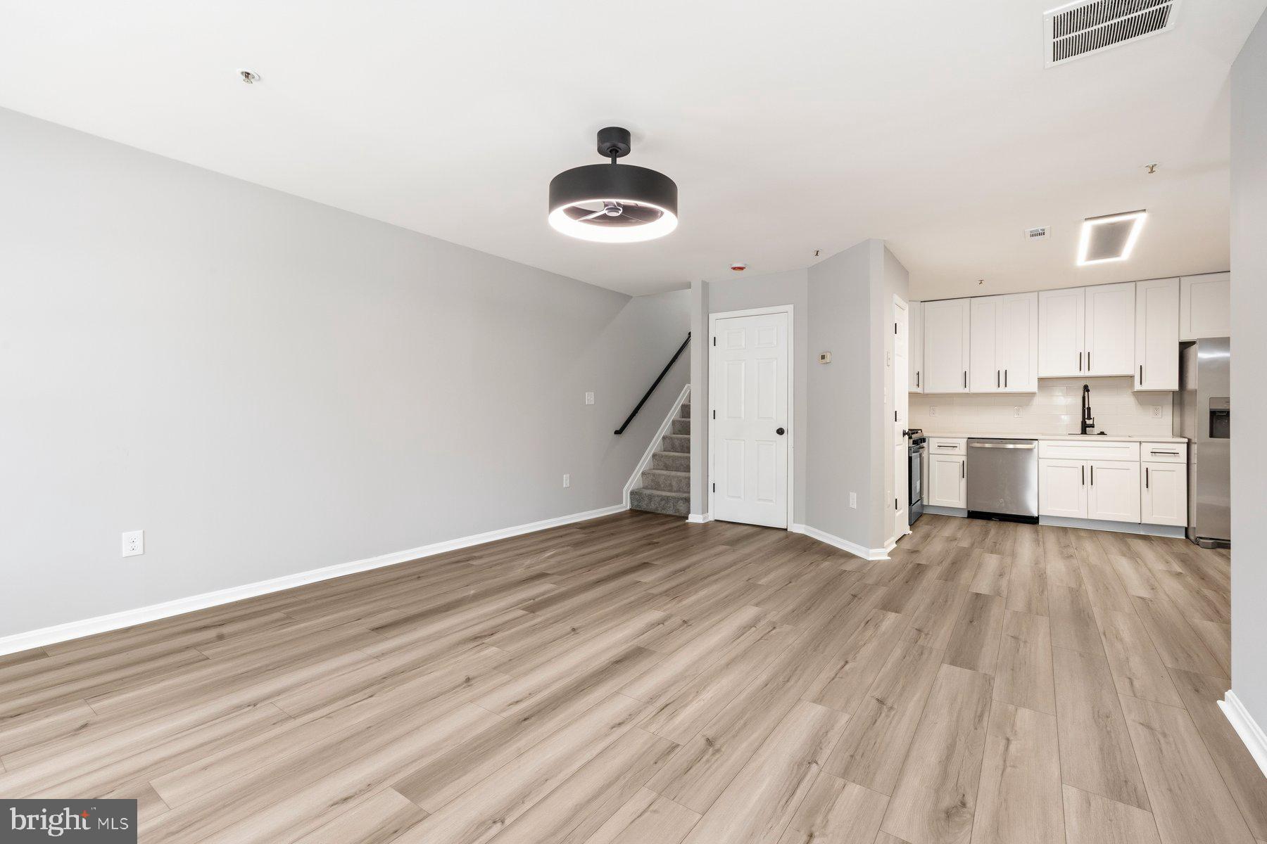 8928 MALLARD COURT