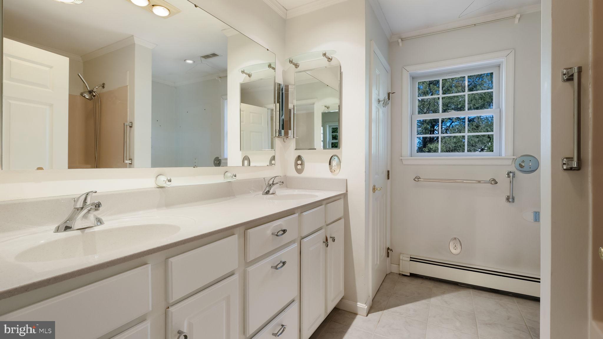 SOLEBURY FARMS EST - Residential