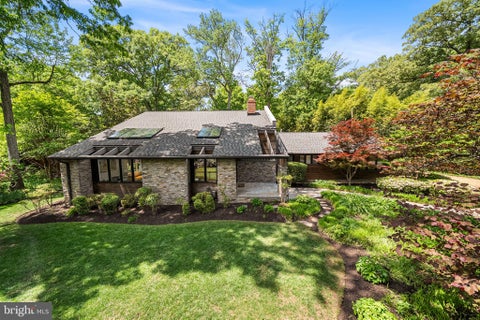 Photo of 7736 Tauxemont Road, ALEXANDRIA, VA 22308 (MLS # VAFX2316762)