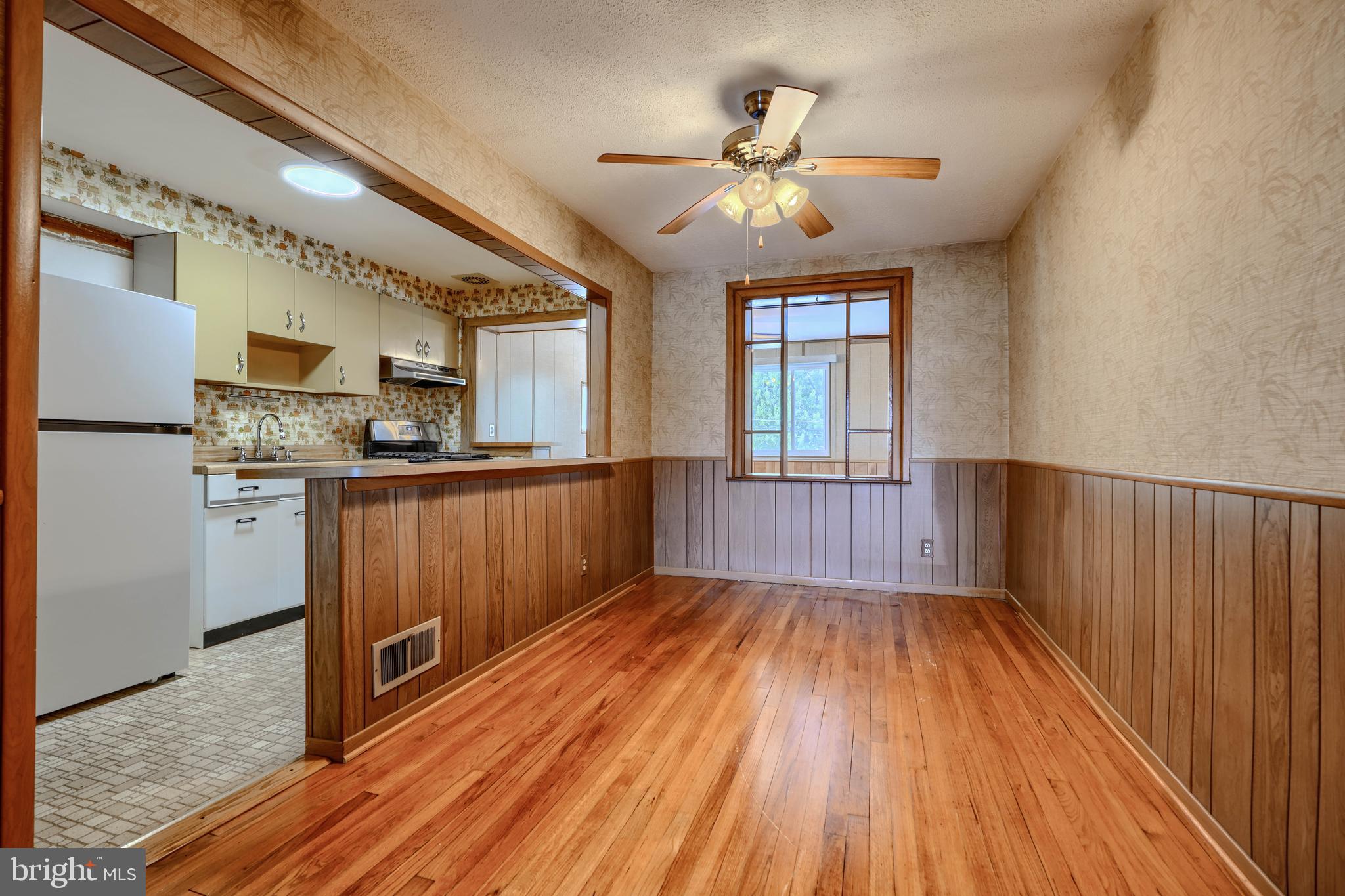 GRAY MANOR HOMES - Residential Lease