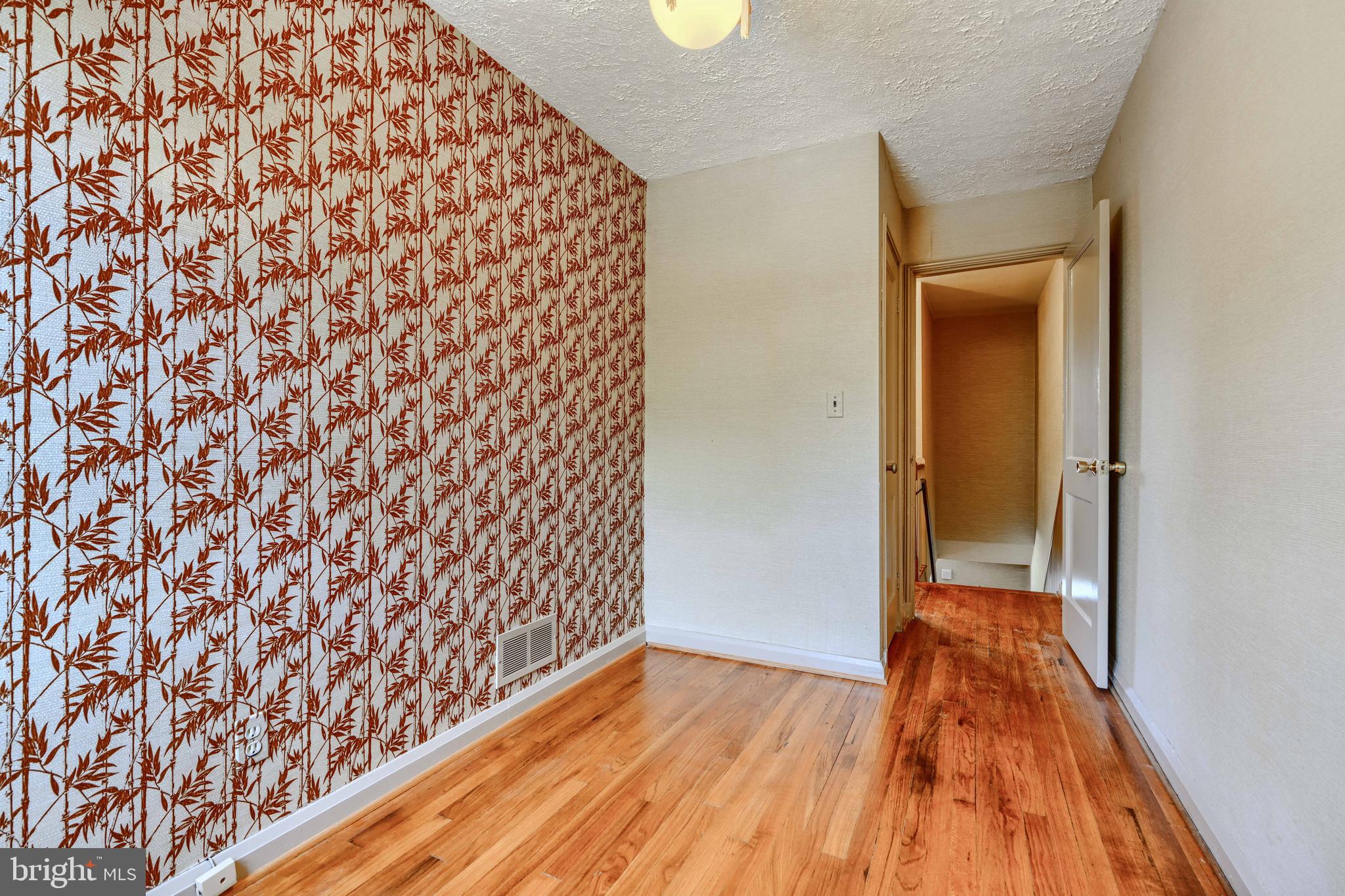 GRAY MANOR HOMES - Residential Lease