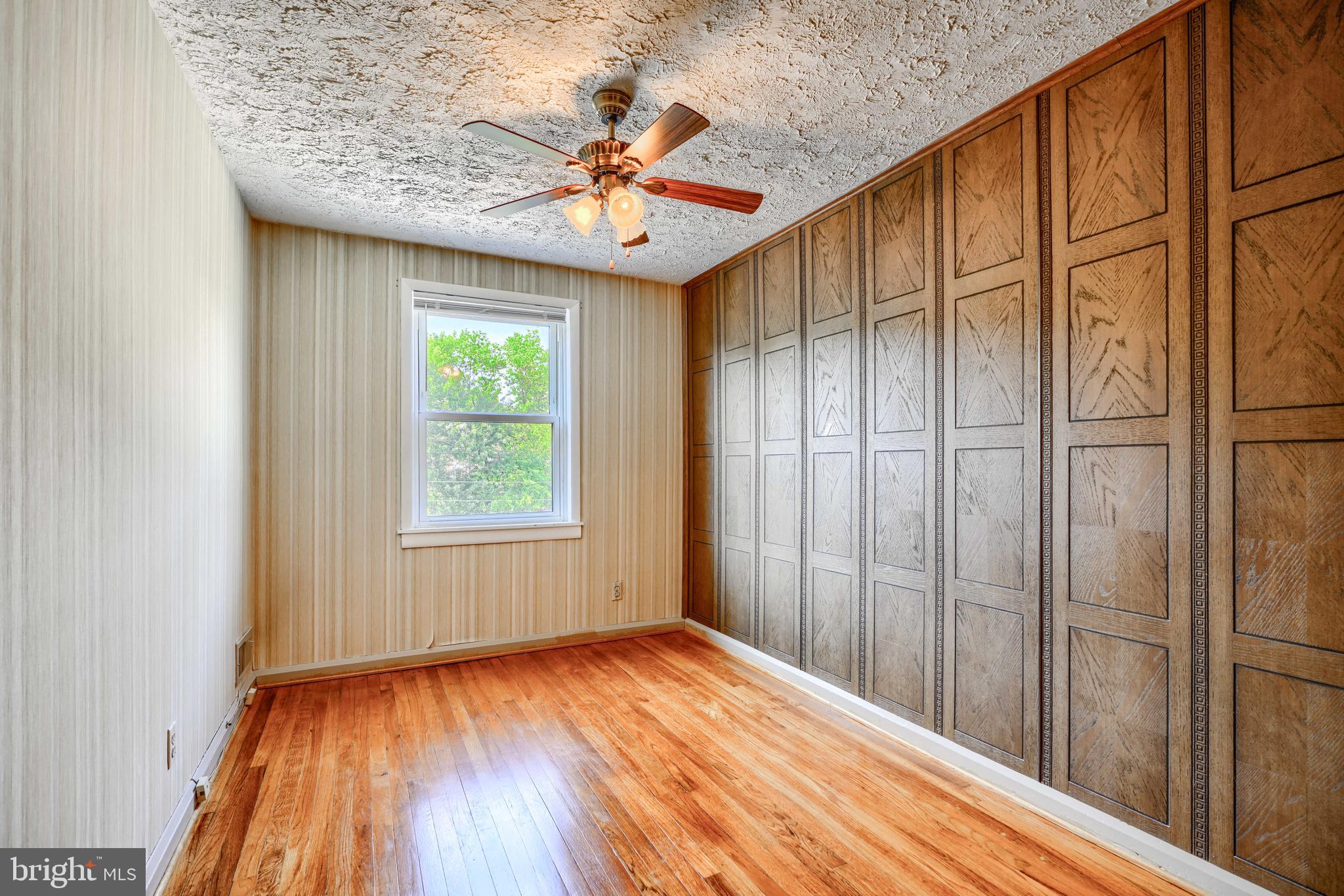 GRAY MANOR HOMES - Residential Lease