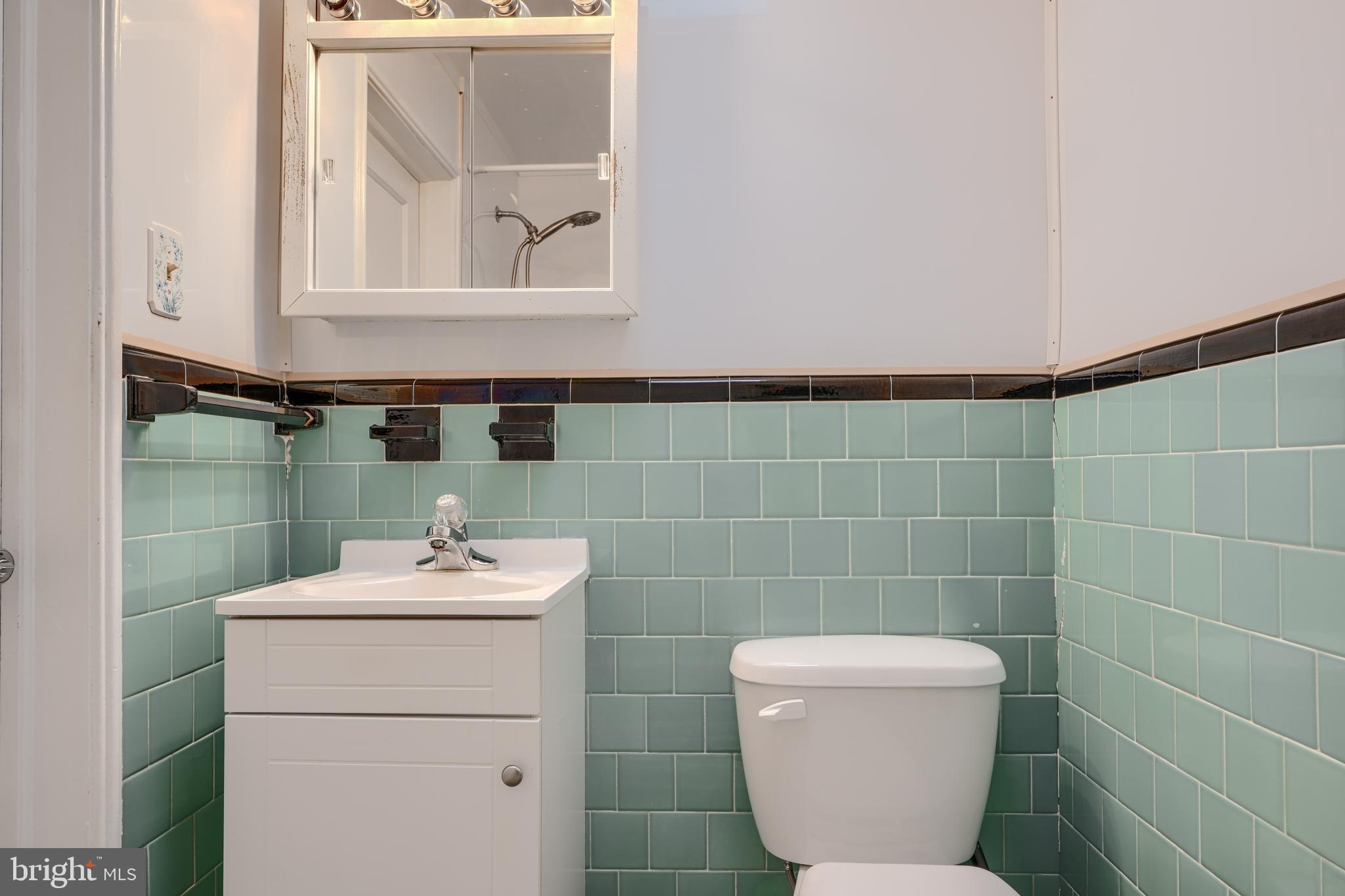 GRAY MANOR HOMES - Residential Lease