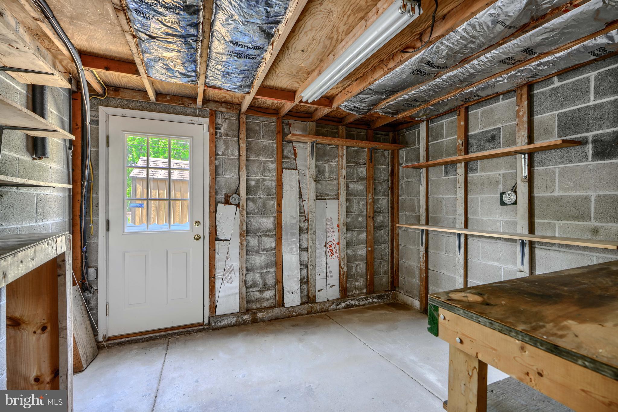 GRAY MANOR HOMES - Residential Lease