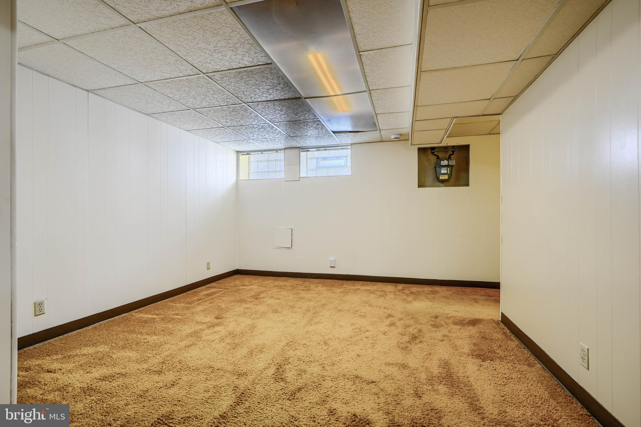 GRAY MANOR HOMES - Residential Lease