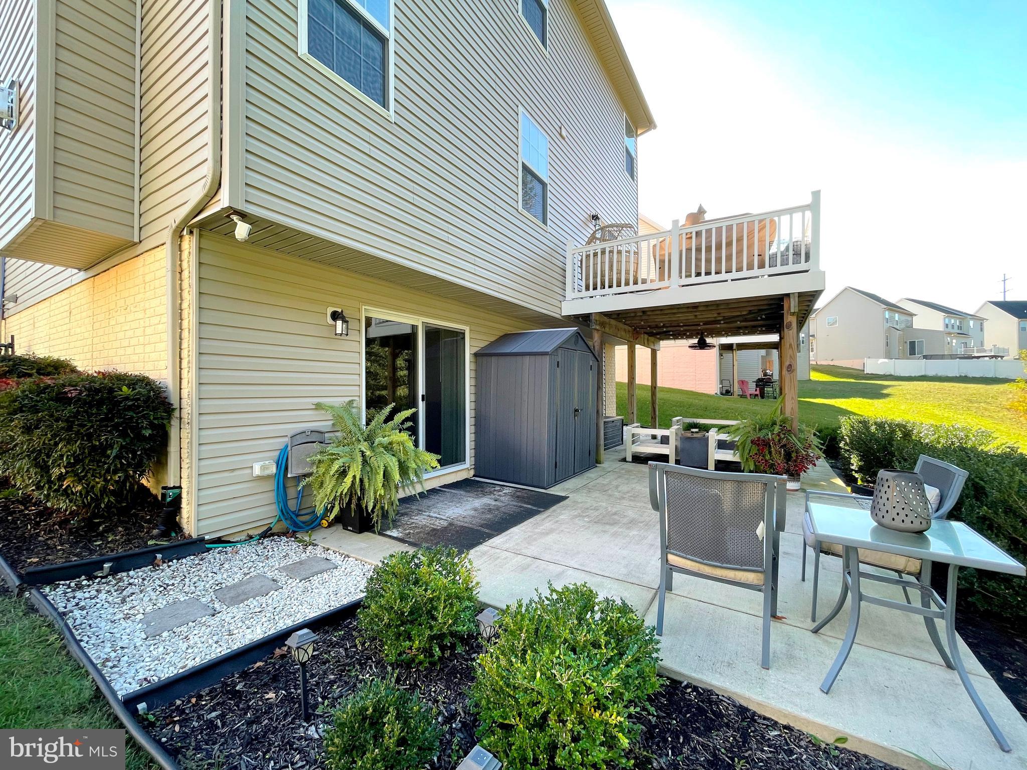 WHISPERING WOODS - Residential Lease