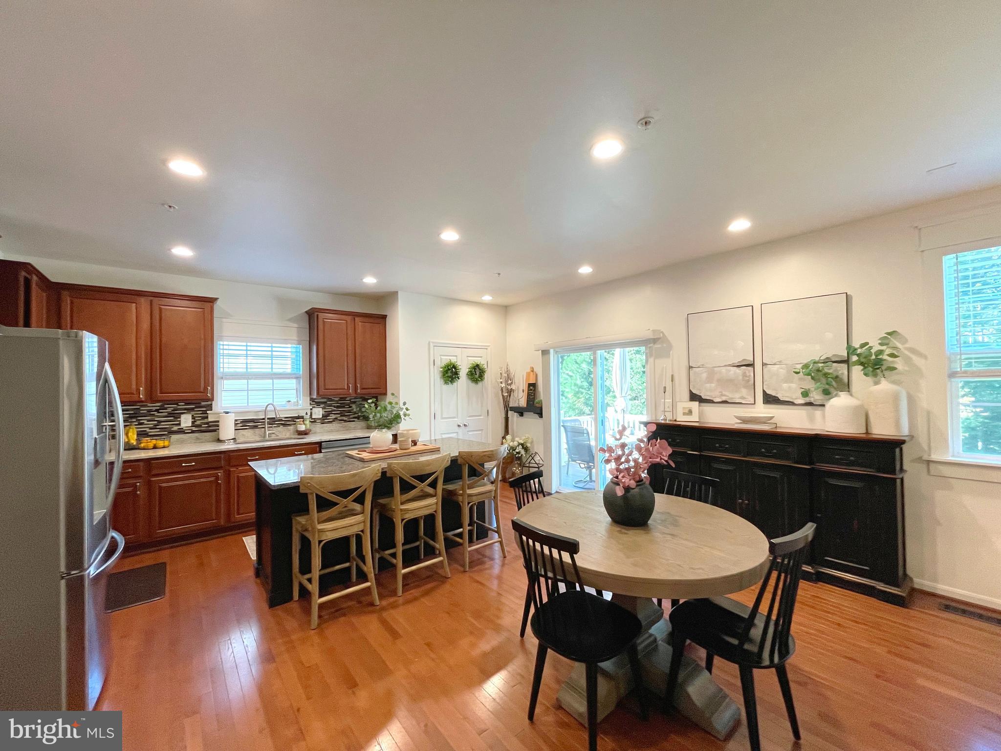 WHISPERING WOODS - Residential Lease