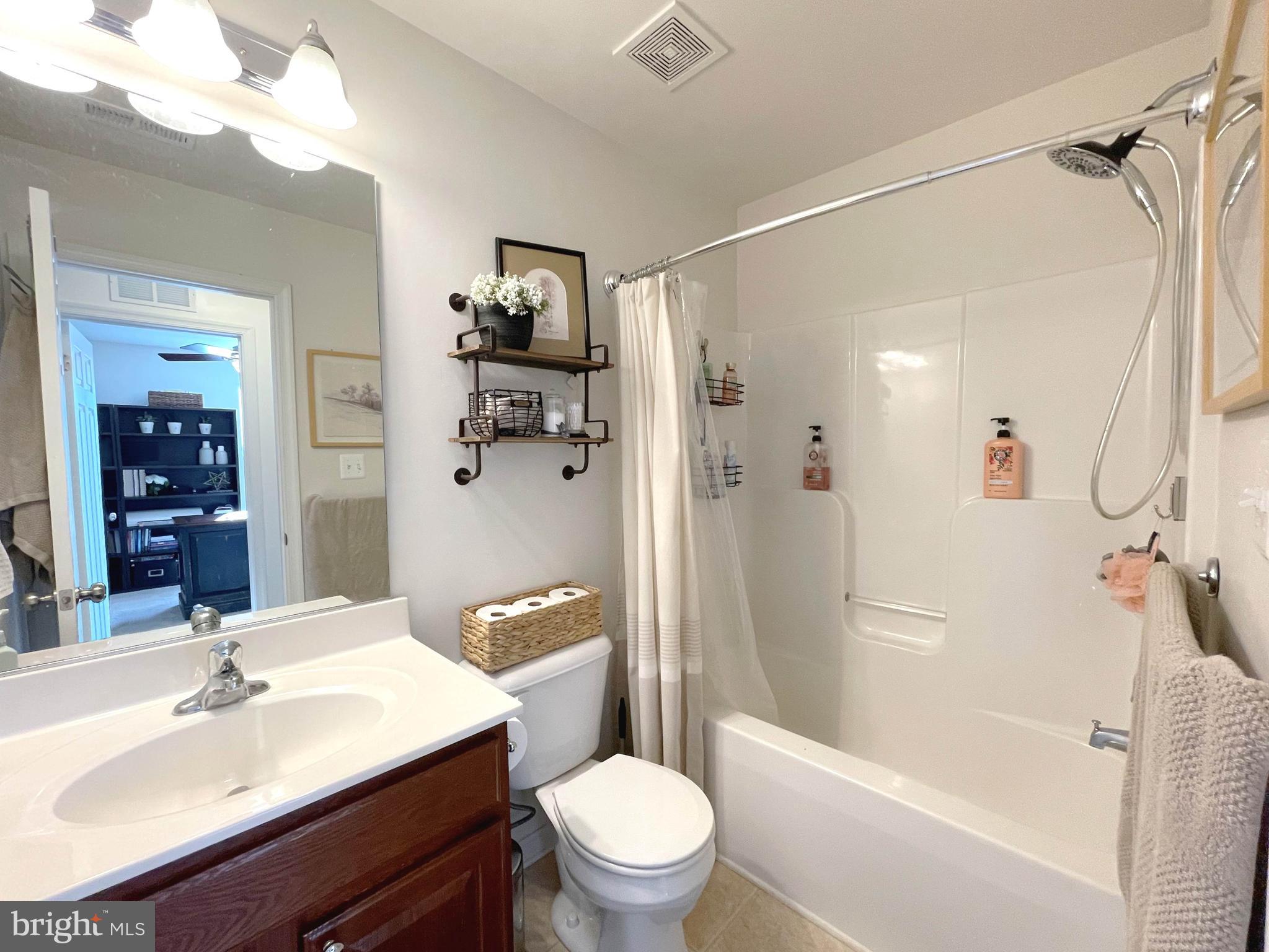 WHISPERING WOODS - Residential Lease