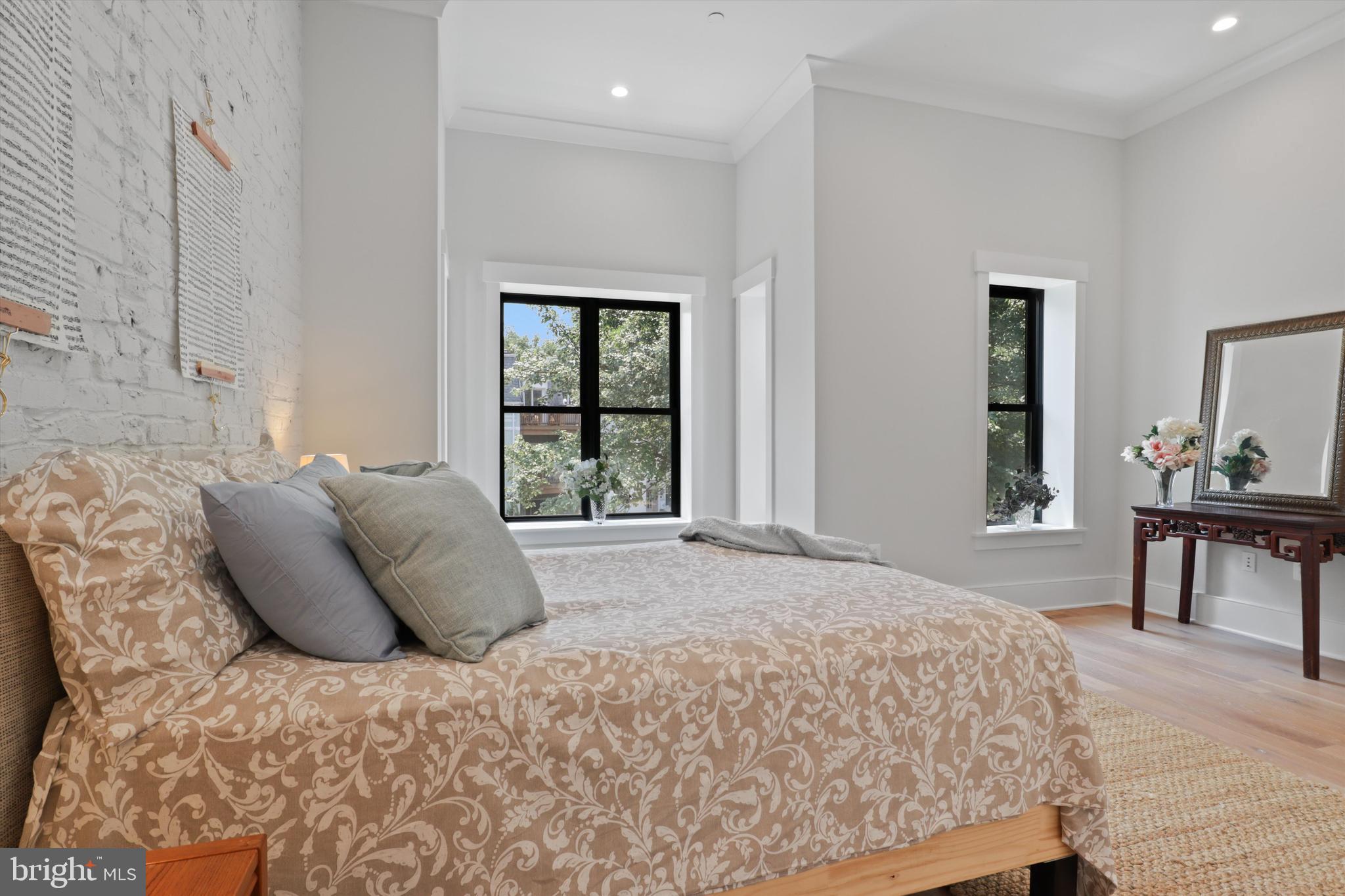 CAPITOL HILL - Residential