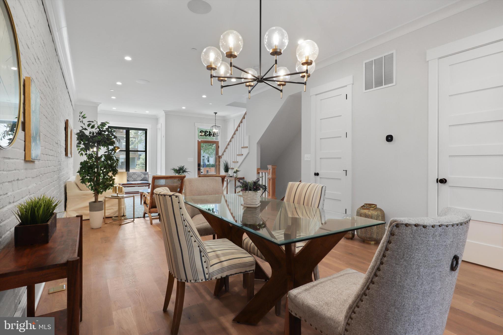 CAPITOL HILL - Residential