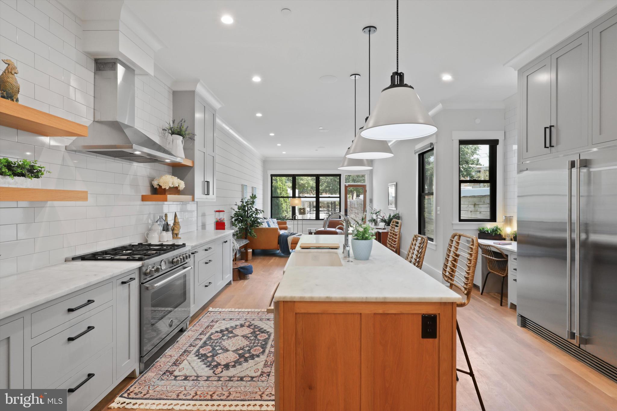 CAPITOL HILL - Residential