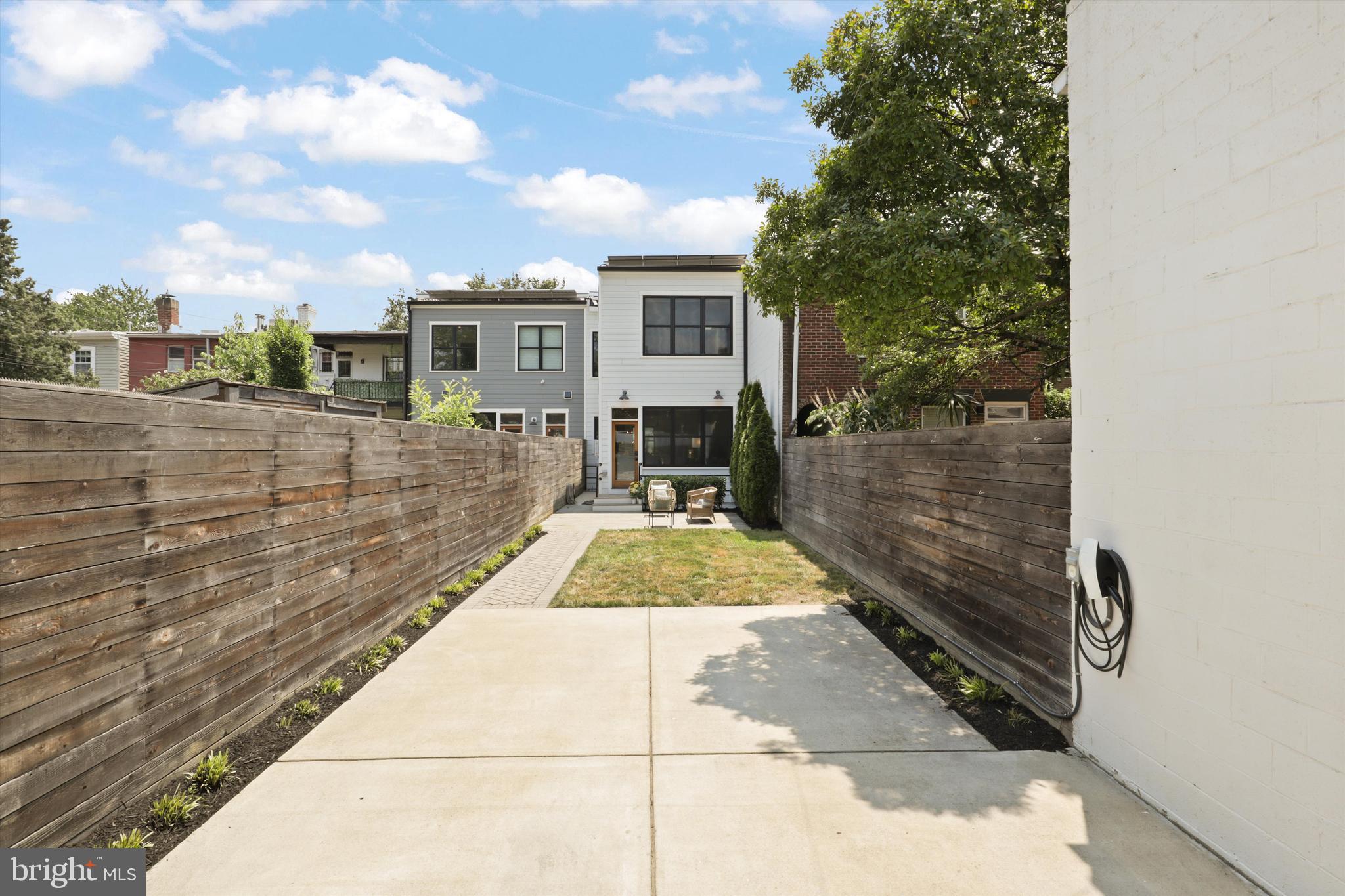 CAPITOL HILL - Residential