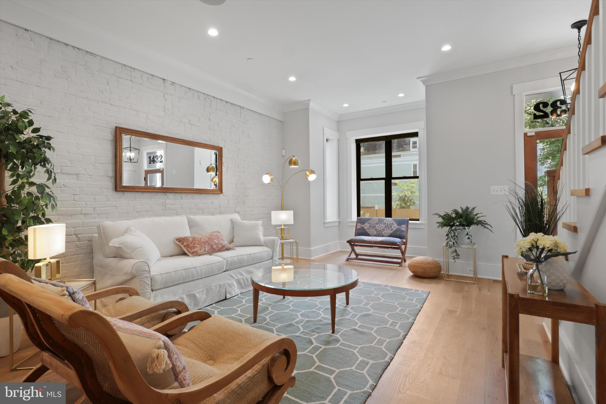 CAPITOL HILL - Residential