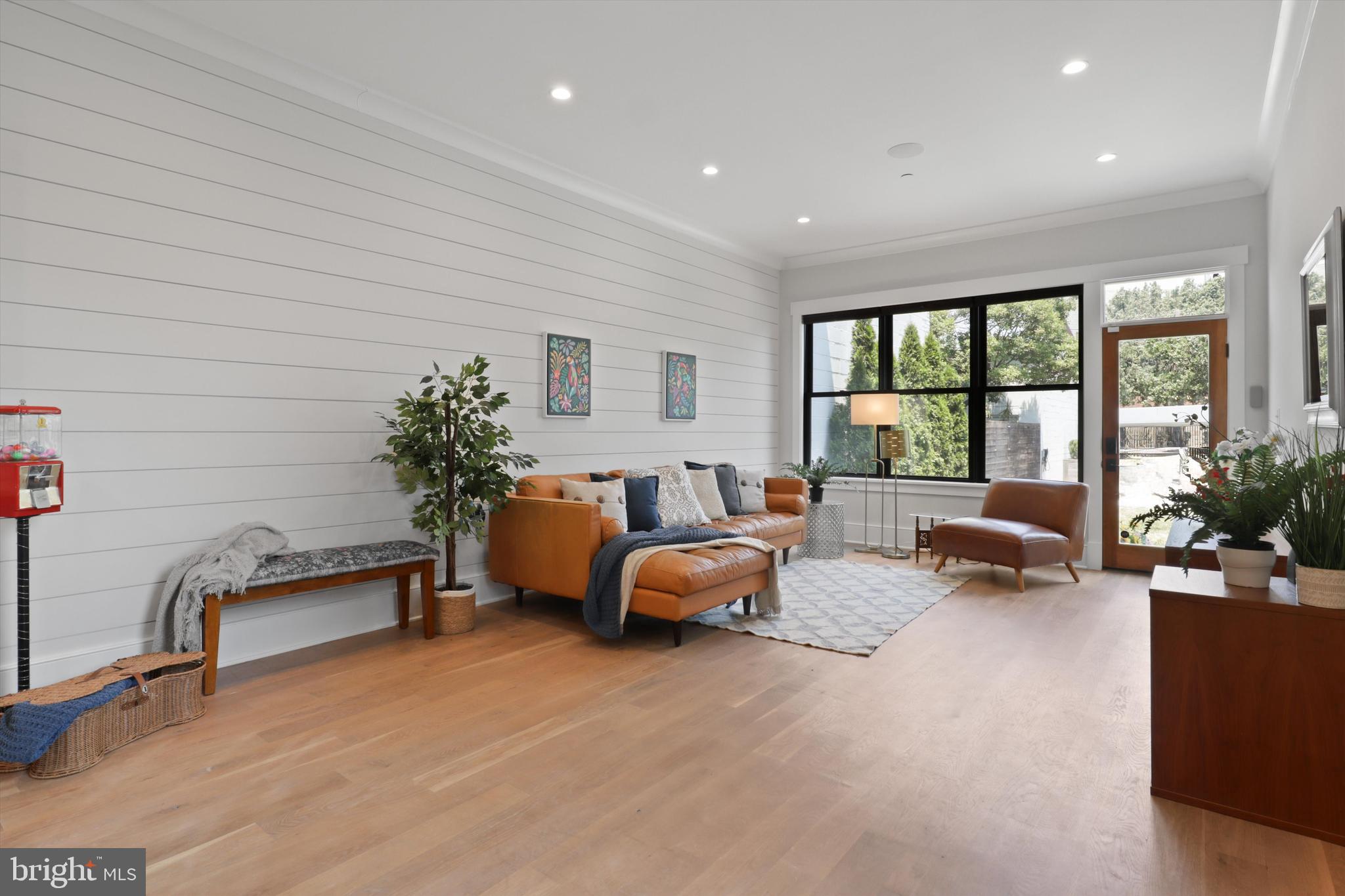 CAPITOL HILL - Residential