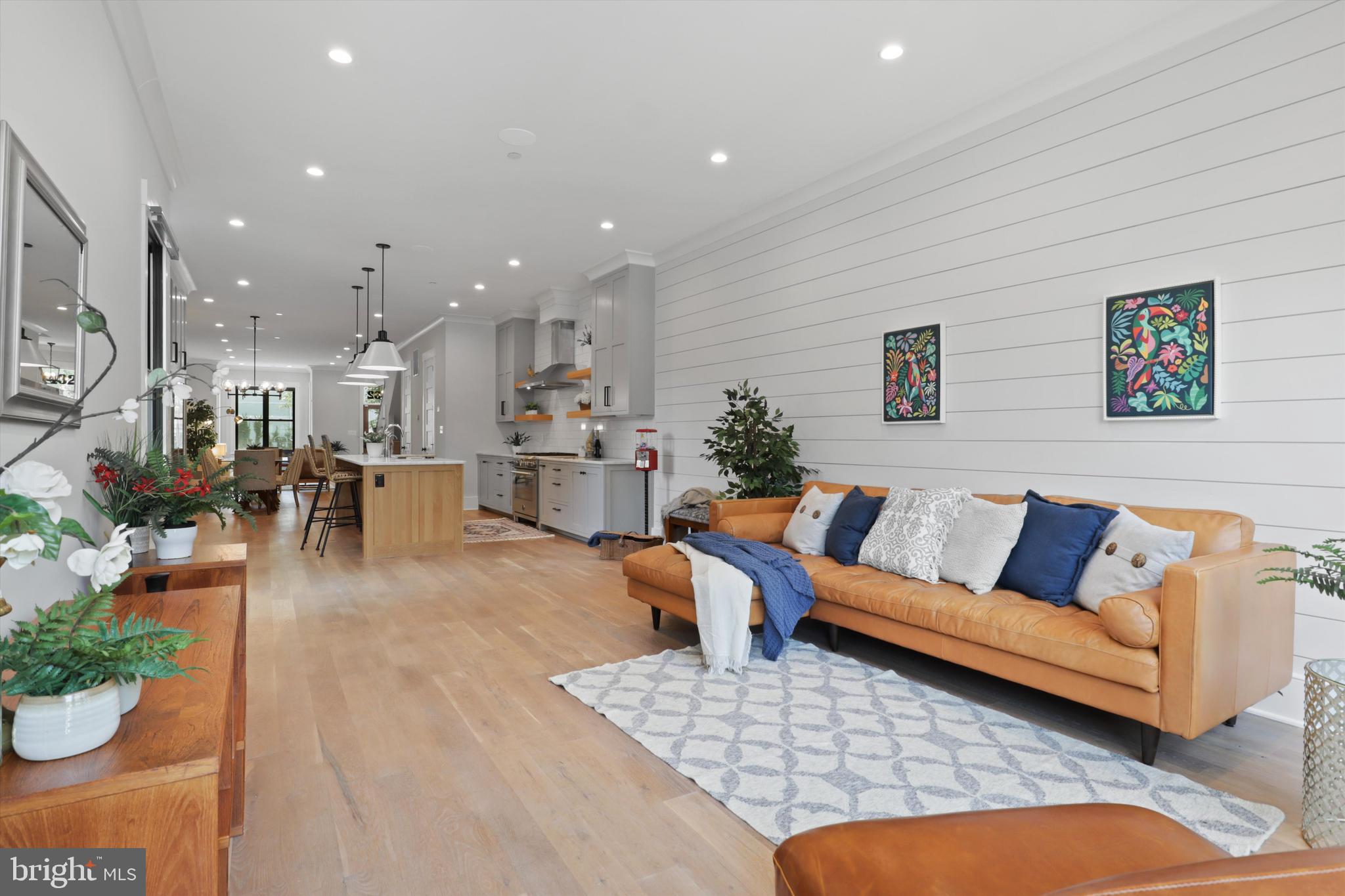 CAPITOL HILL - Residential