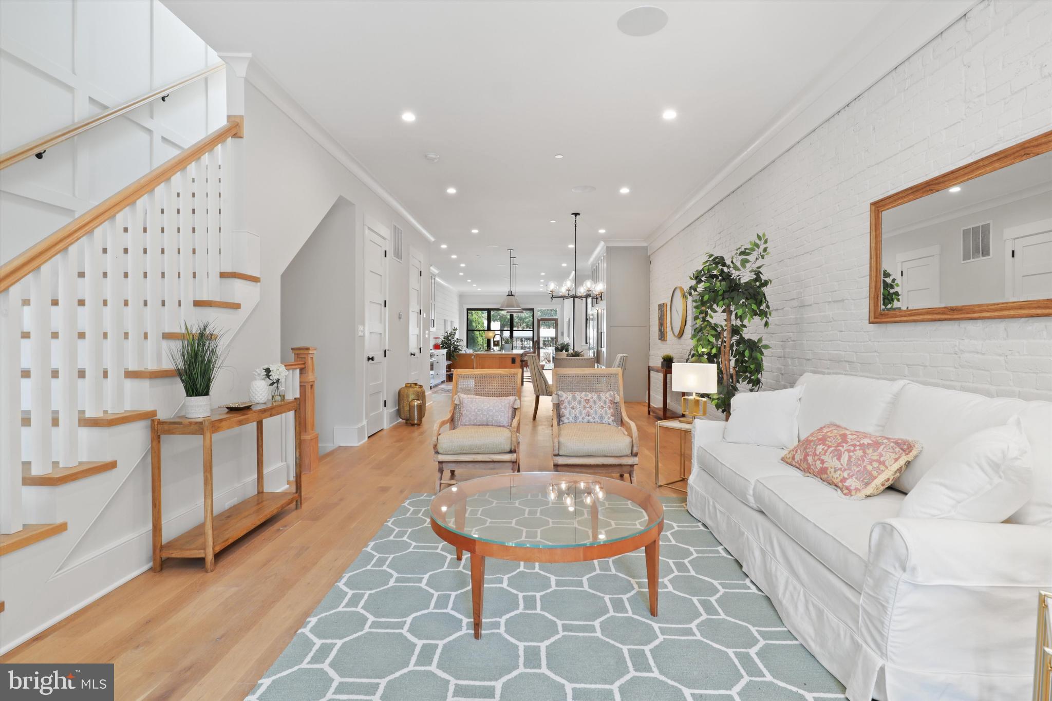 CAPITOL HILL - Residential