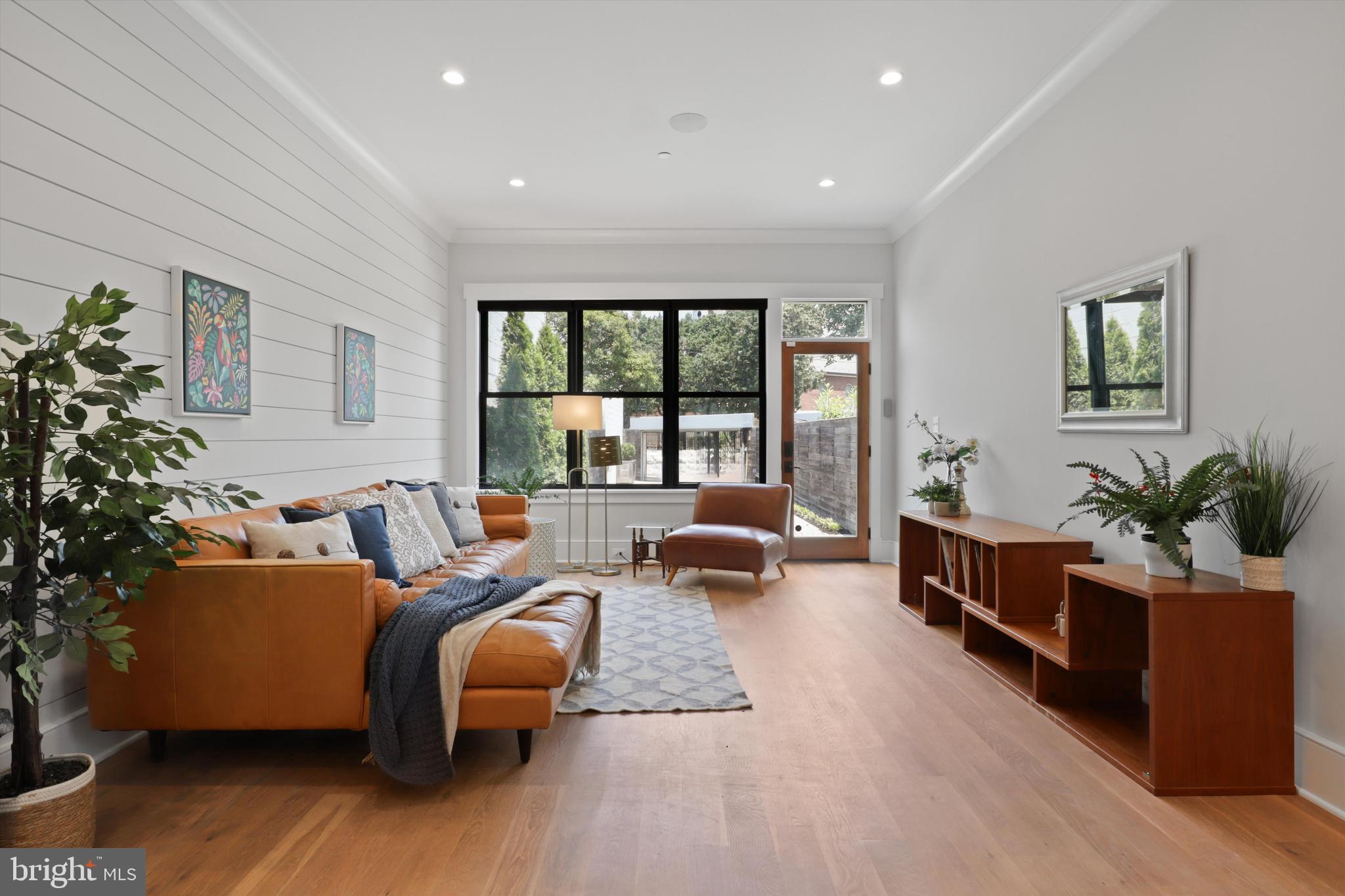 CAPITOL HILL - Residential