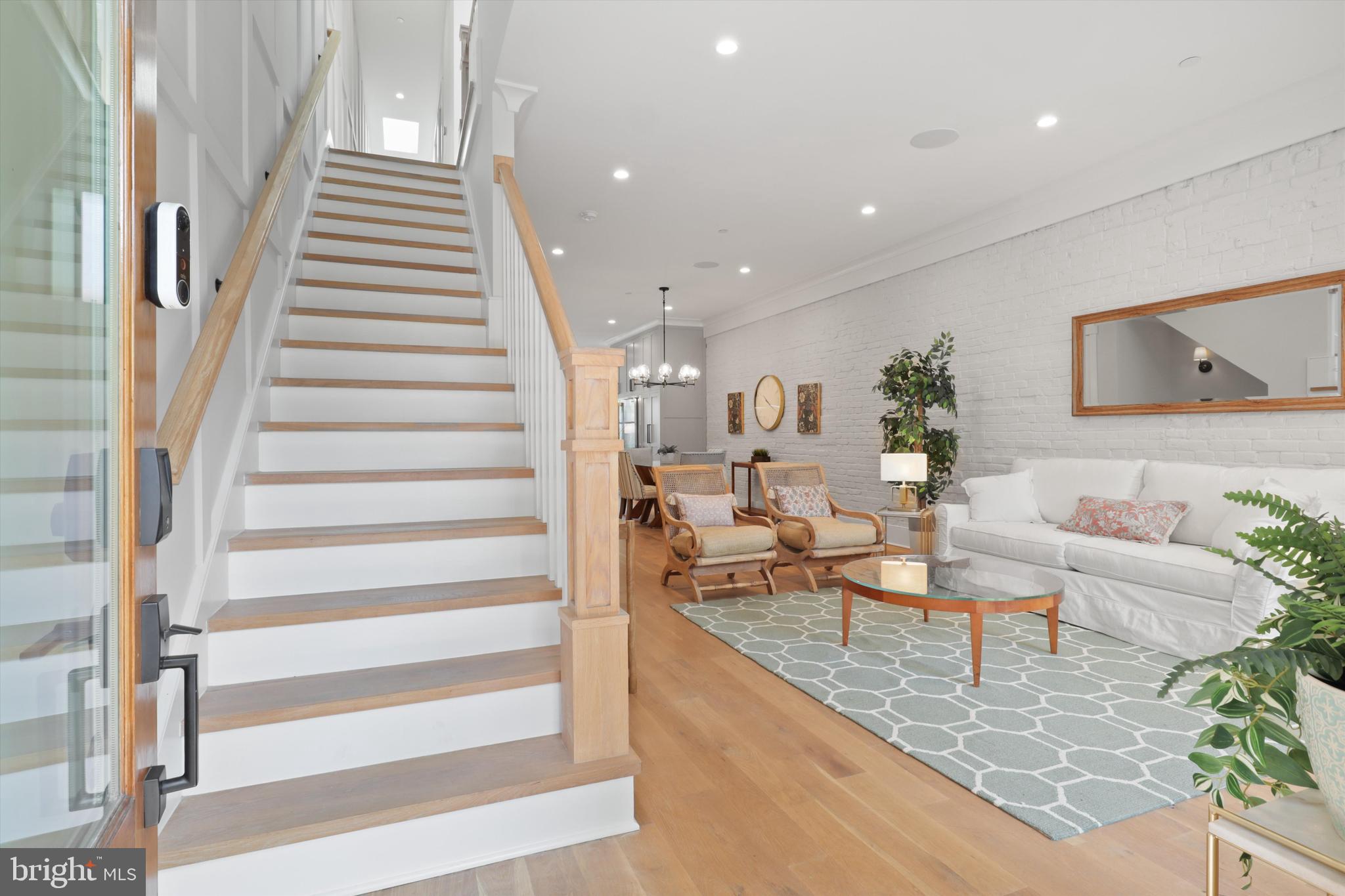 CAPITOL HILL - Residential