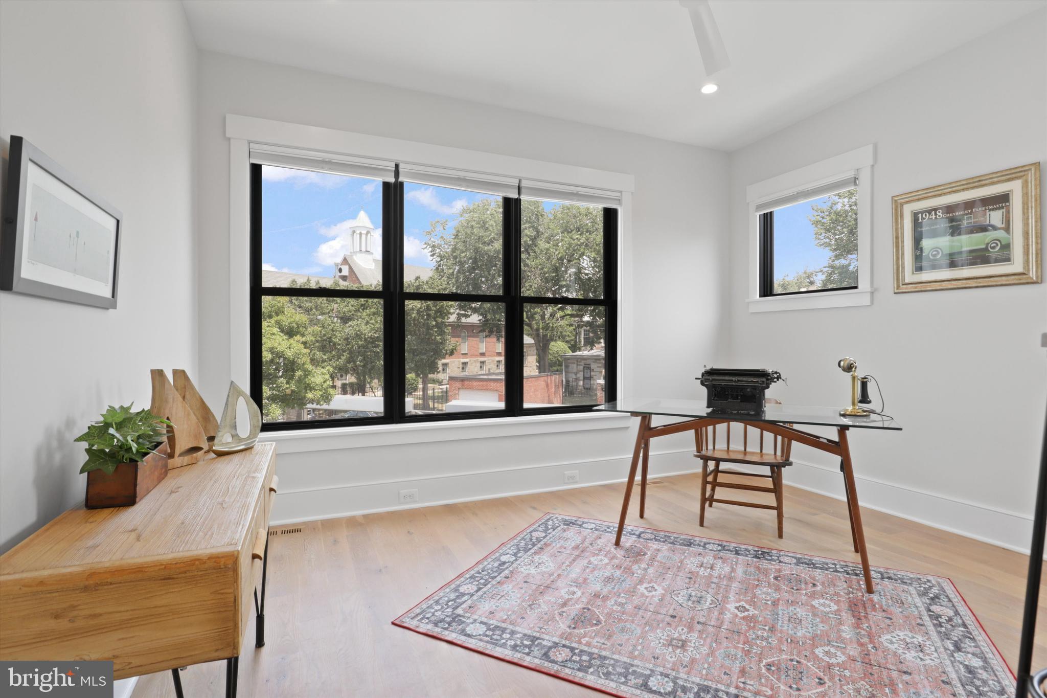 CAPITOL HILL - Residential