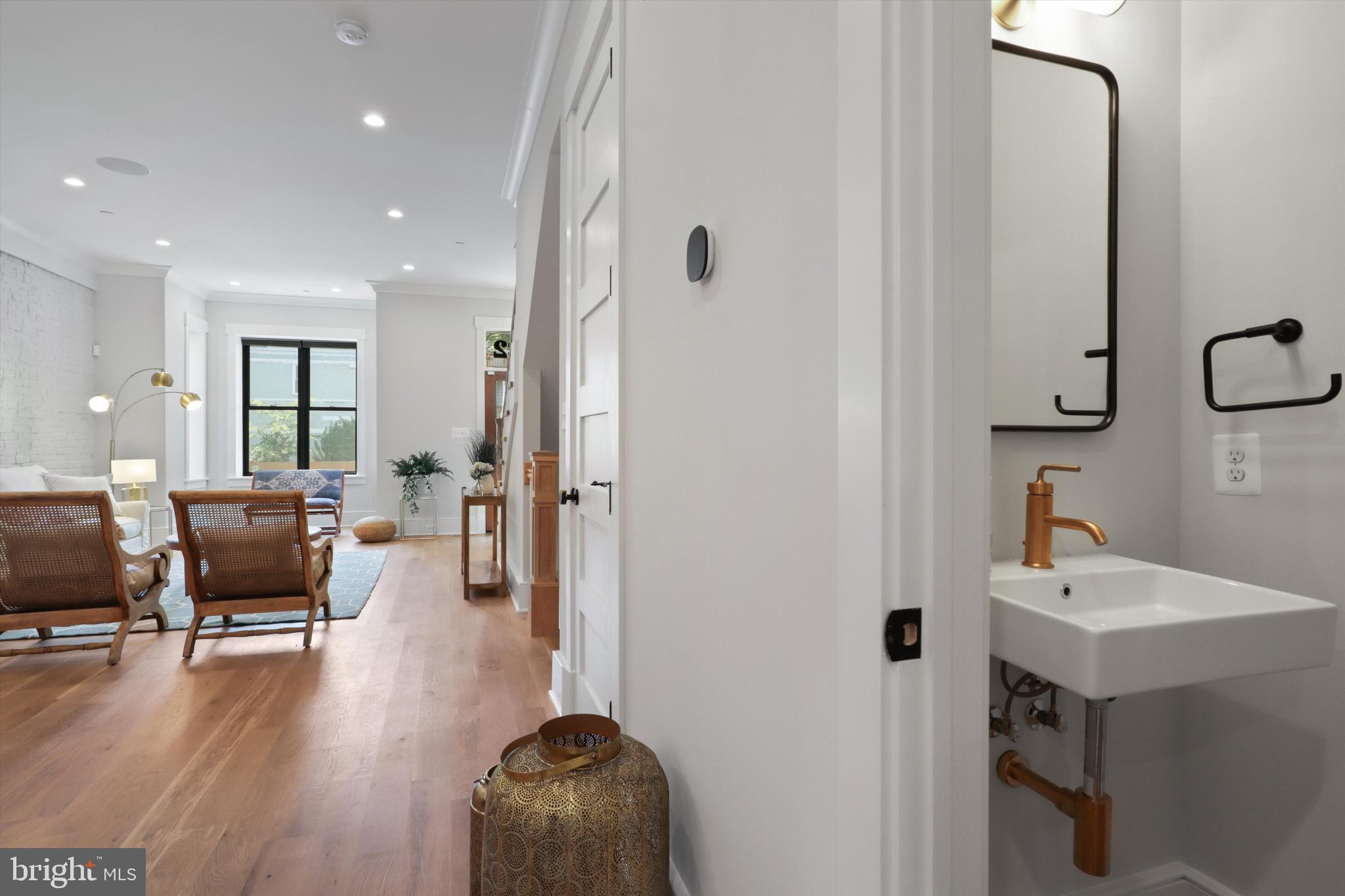 CAPITOL HILL - Residential