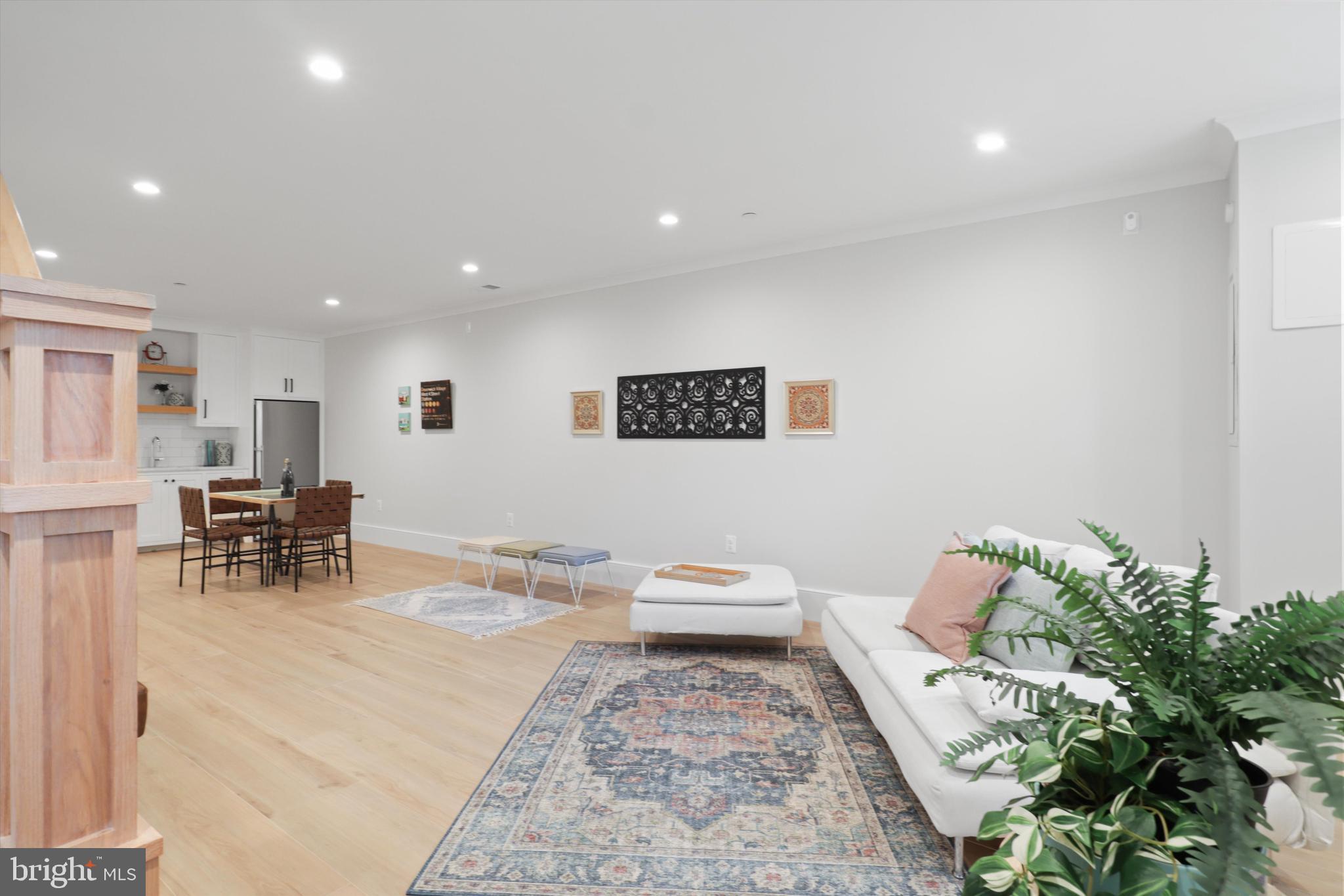 CAPITOL HILL - Residential
