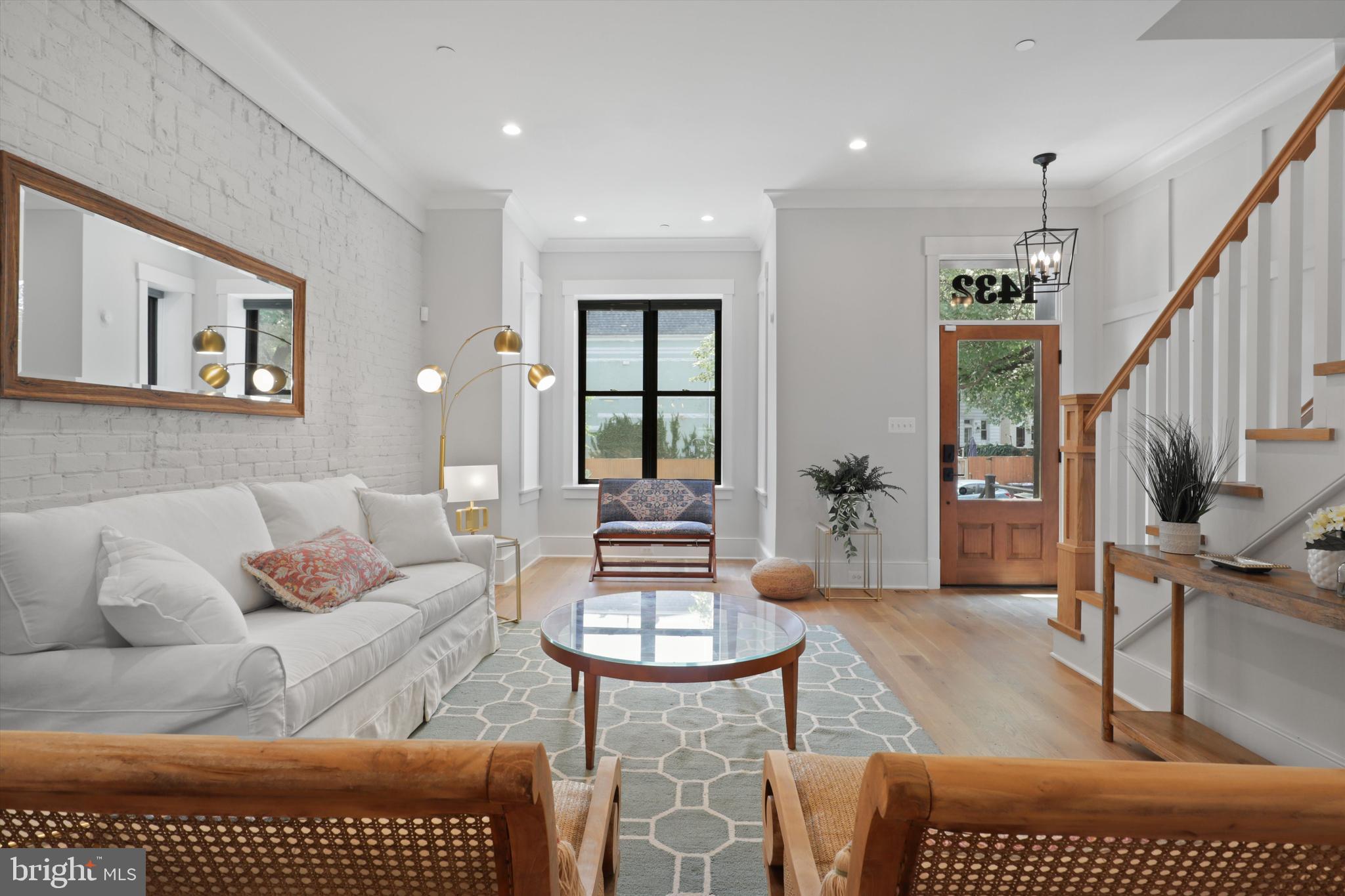 CAPITOL HILL - Residential