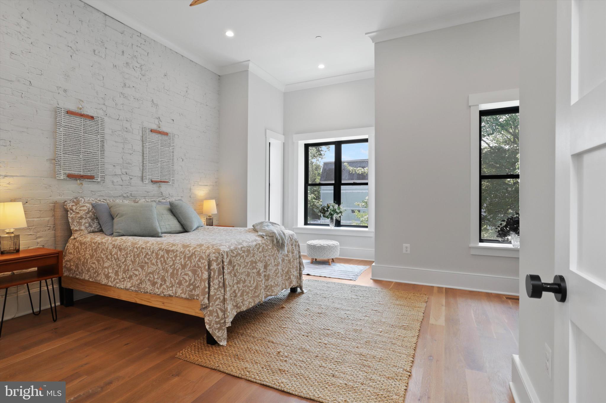 CAPITOL HILL - Residential