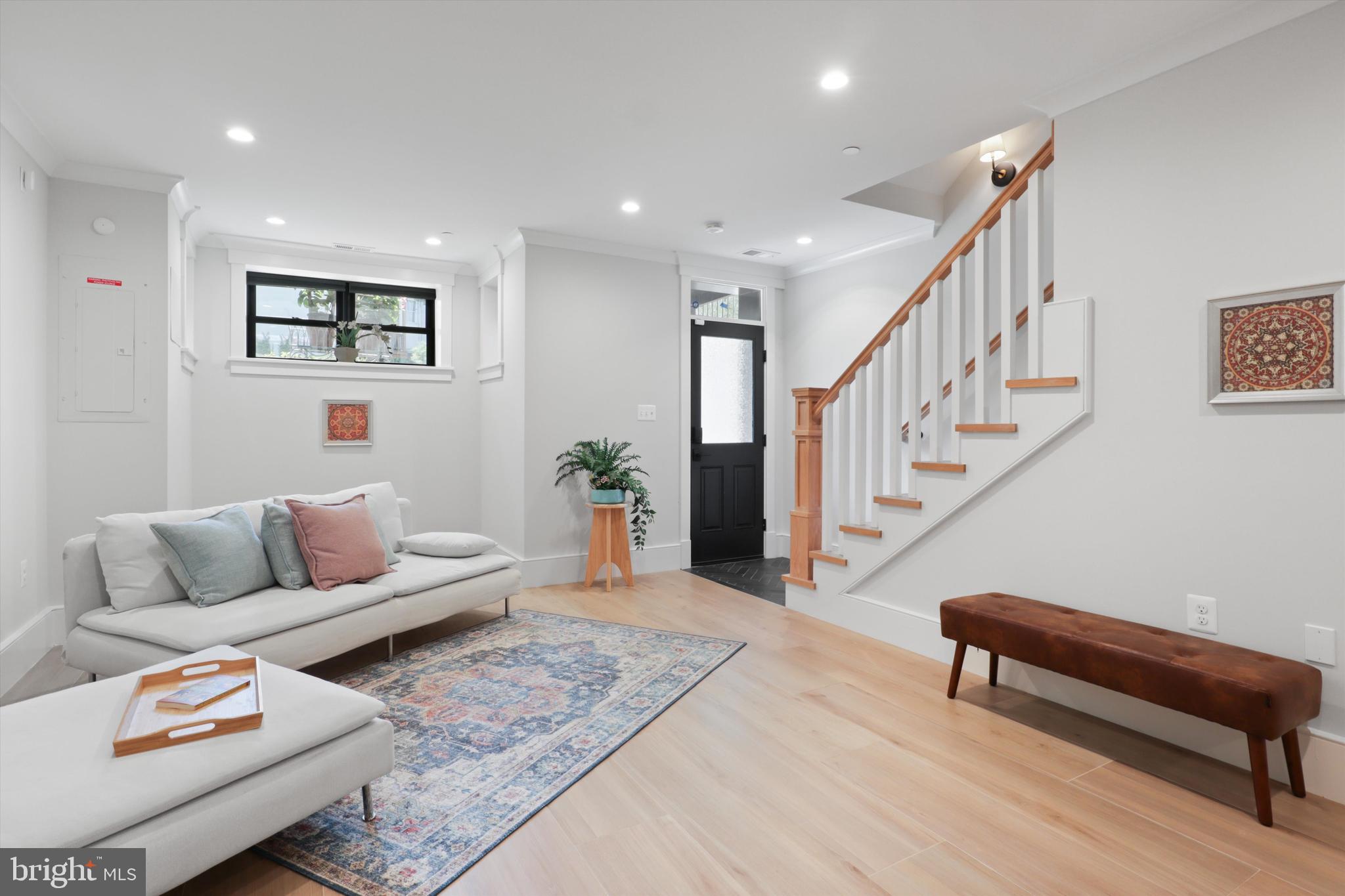 CAPITOL HILL - Residential