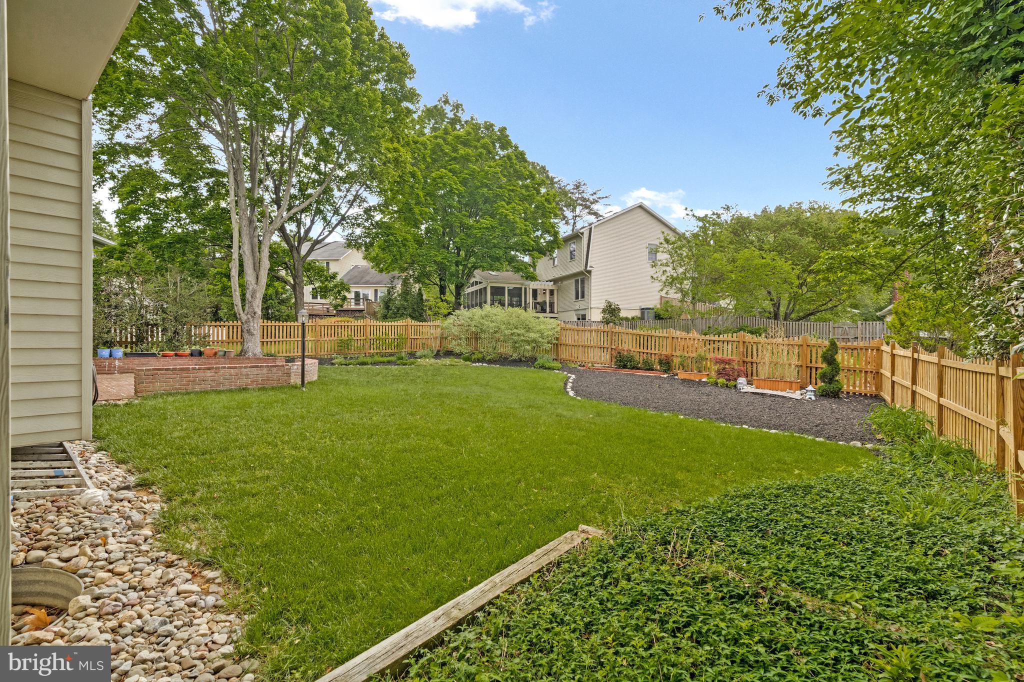 OAKTON GLEN - Residential Lease