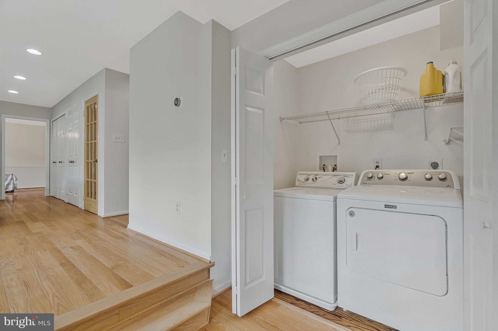 OAKTON GLEN - Residential Lease