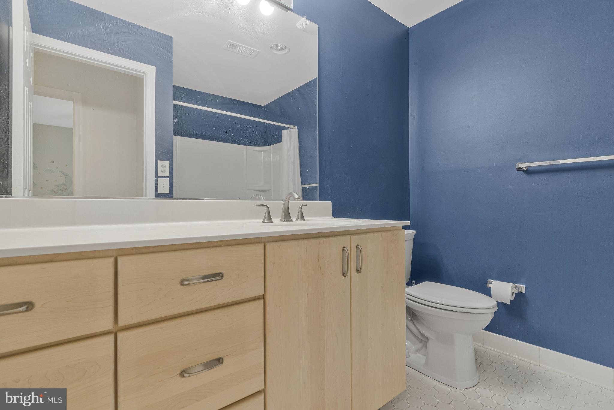 OAKTON GLEN - Residential Lease