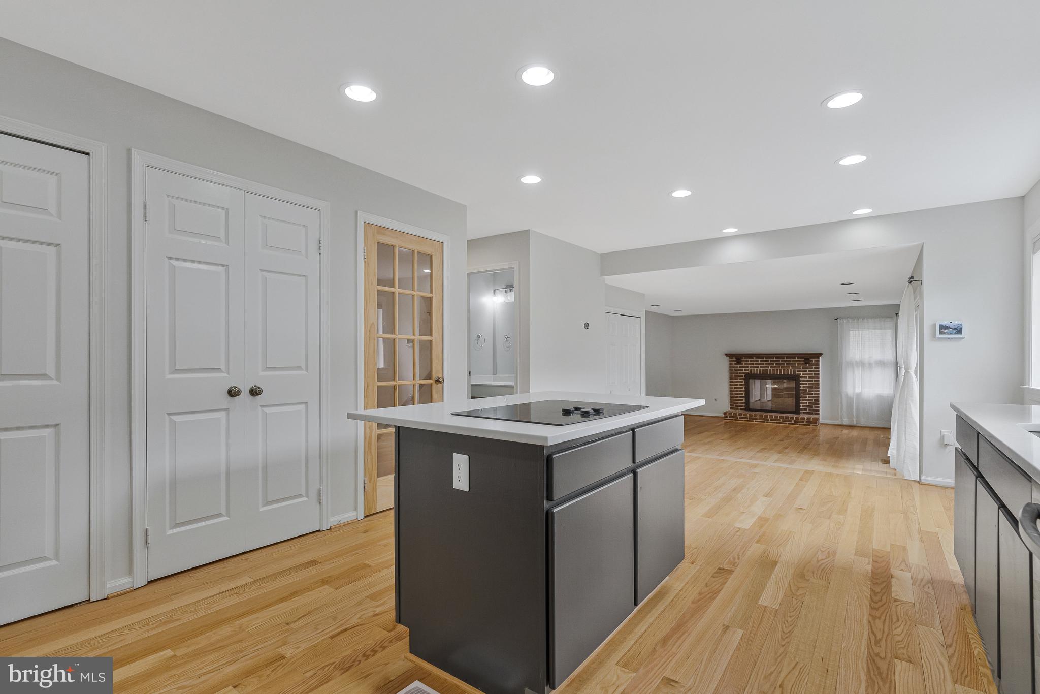 OAKTON GLEN - Residential Lease