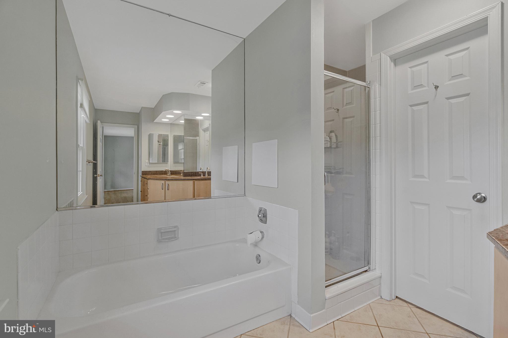 OAKTON GLEN - Residential Lease