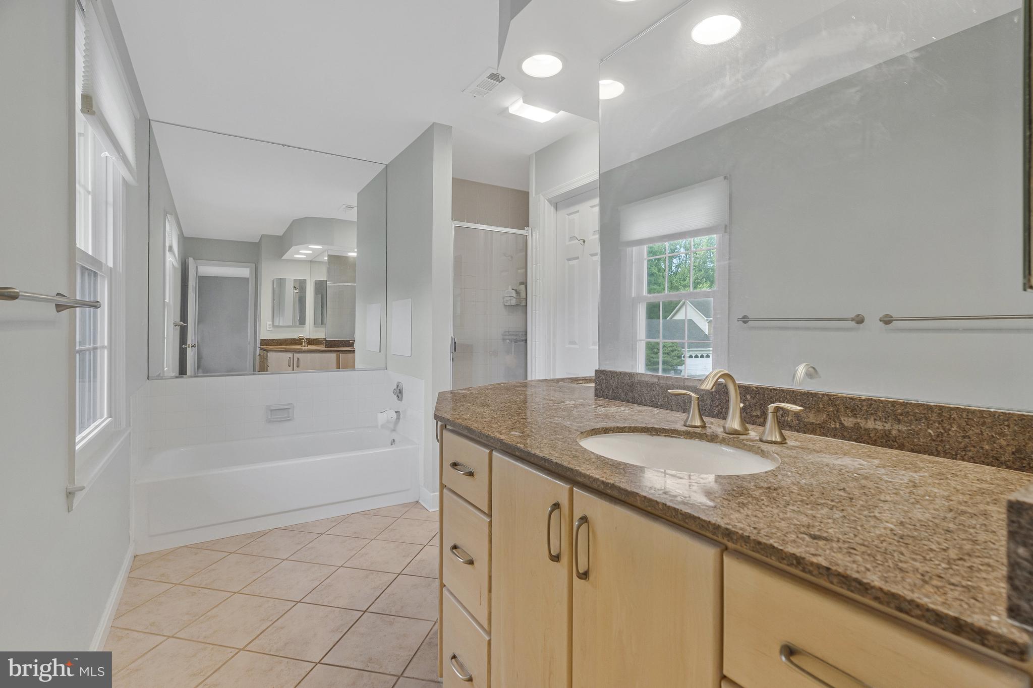 OAKTON GLEN - Residential Lease