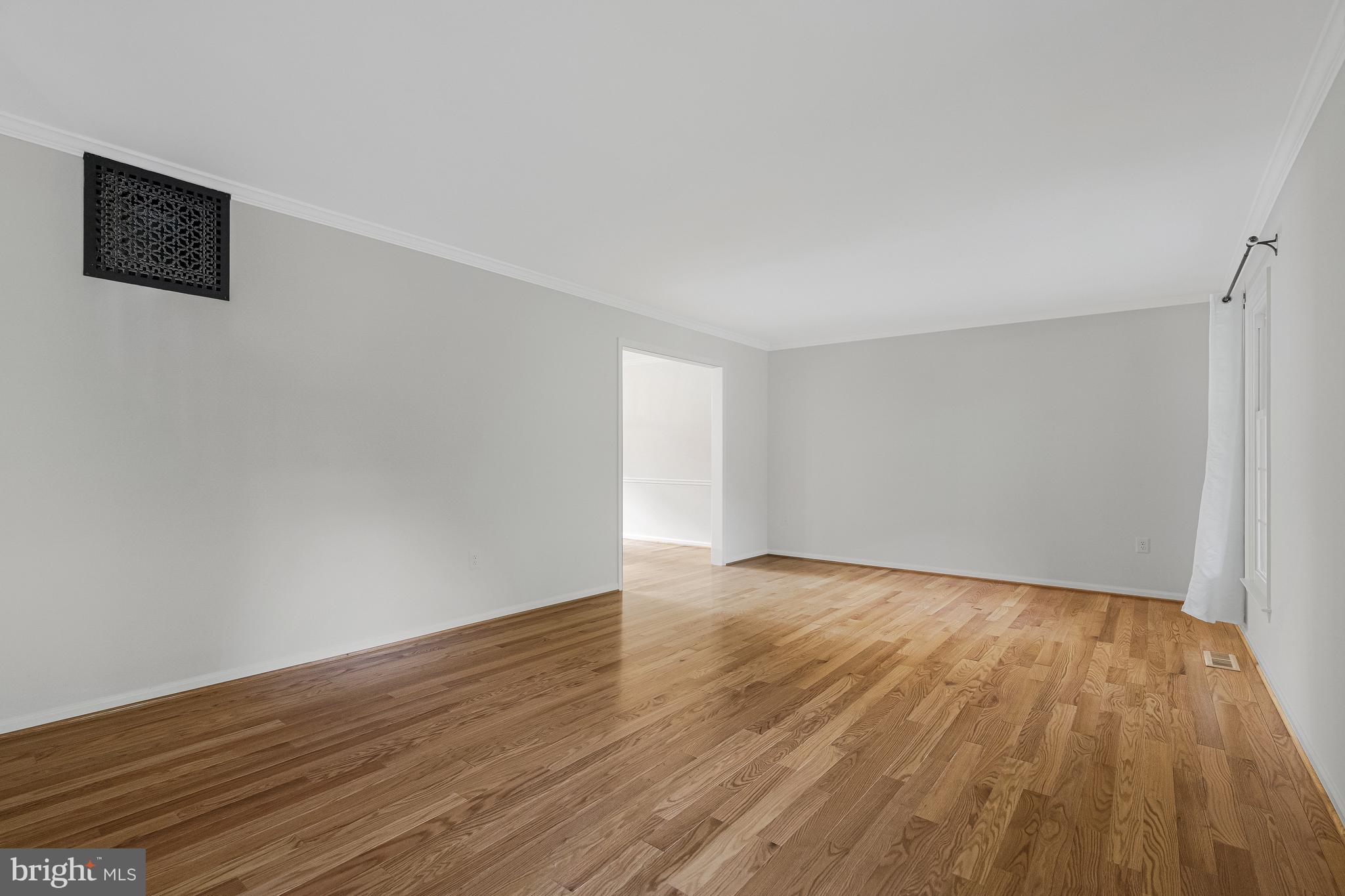 OAKTON GLEN - Residential Lease