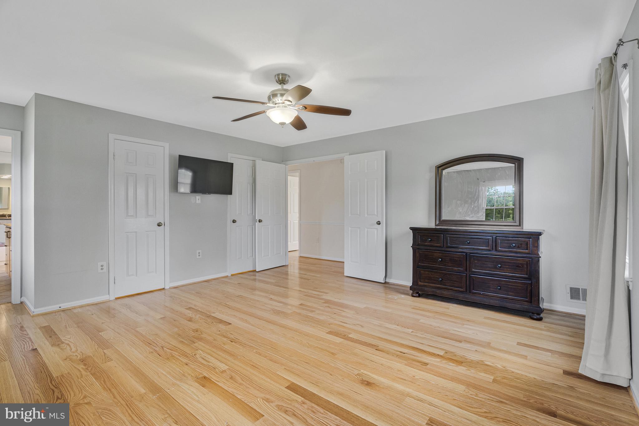 OAKTON GLEN - Residential Lease