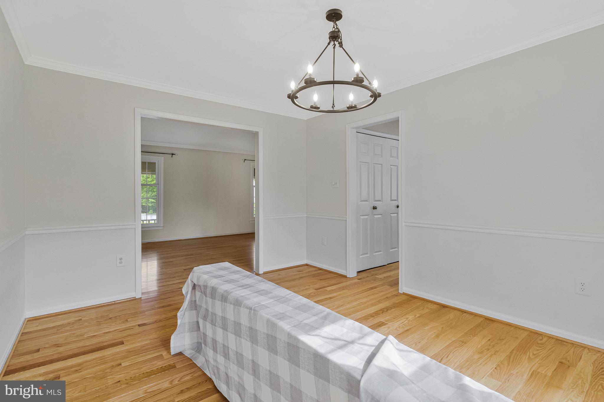 OAKTON GLEN - Residential Lease