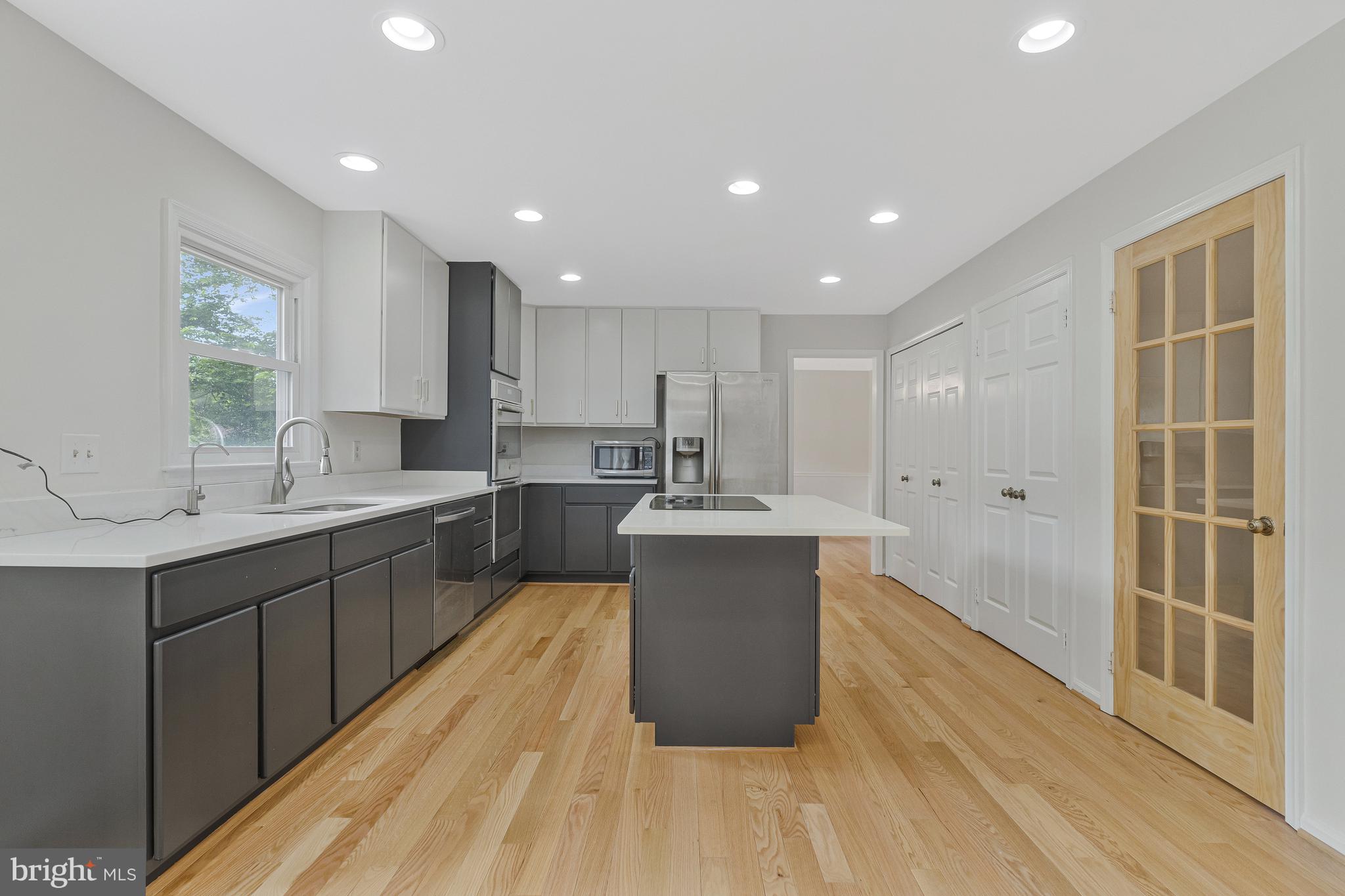 OAKTON GLEN - Residential Lease