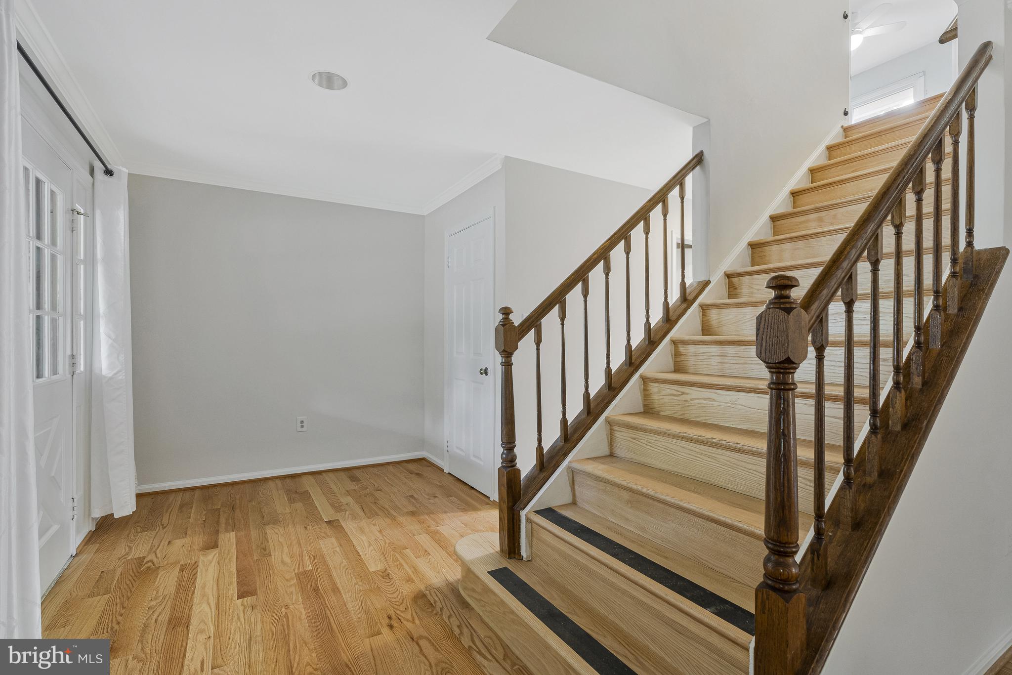 OAKTON GLEN - Residential Lease